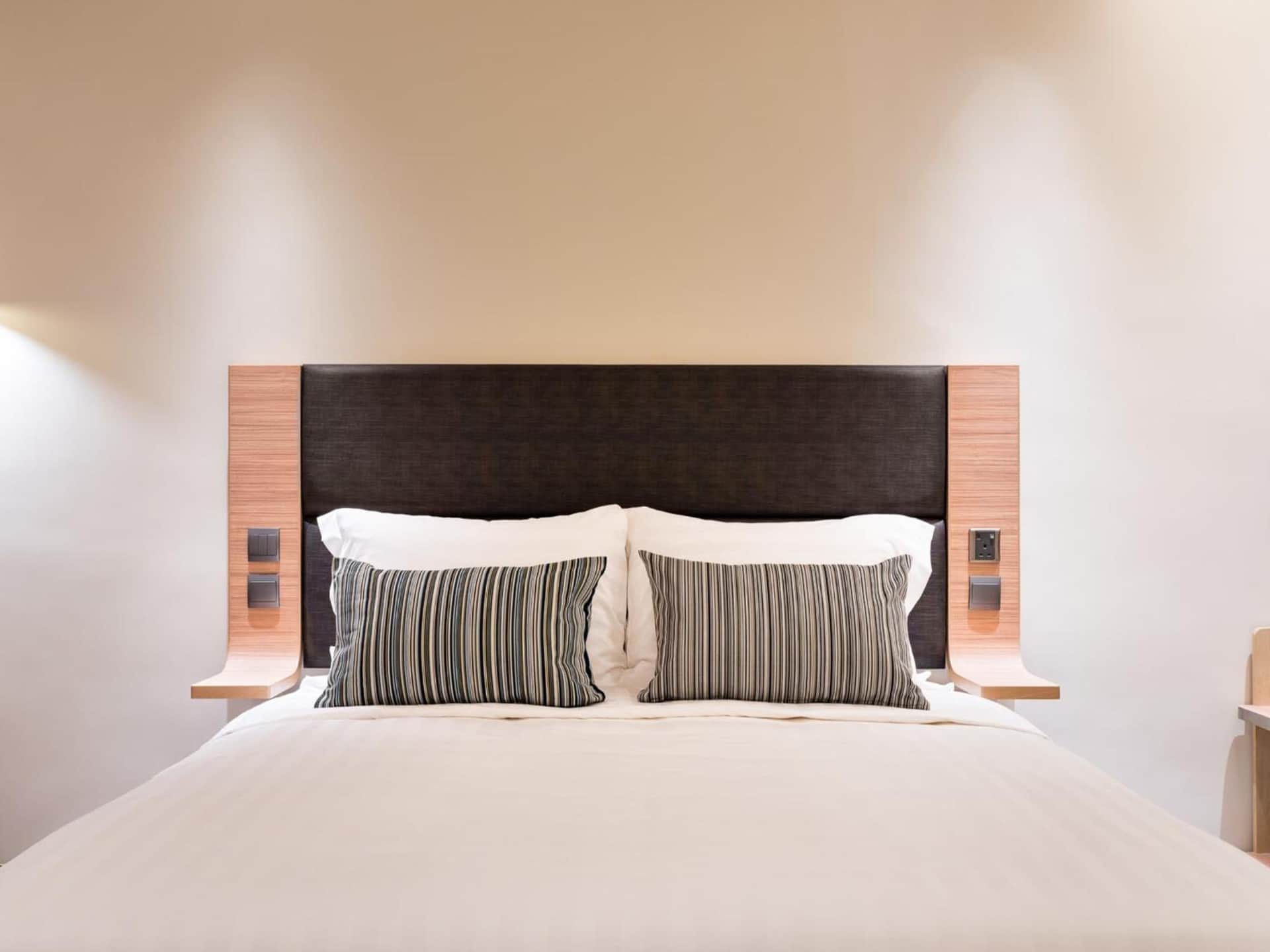 Camlux Hotel