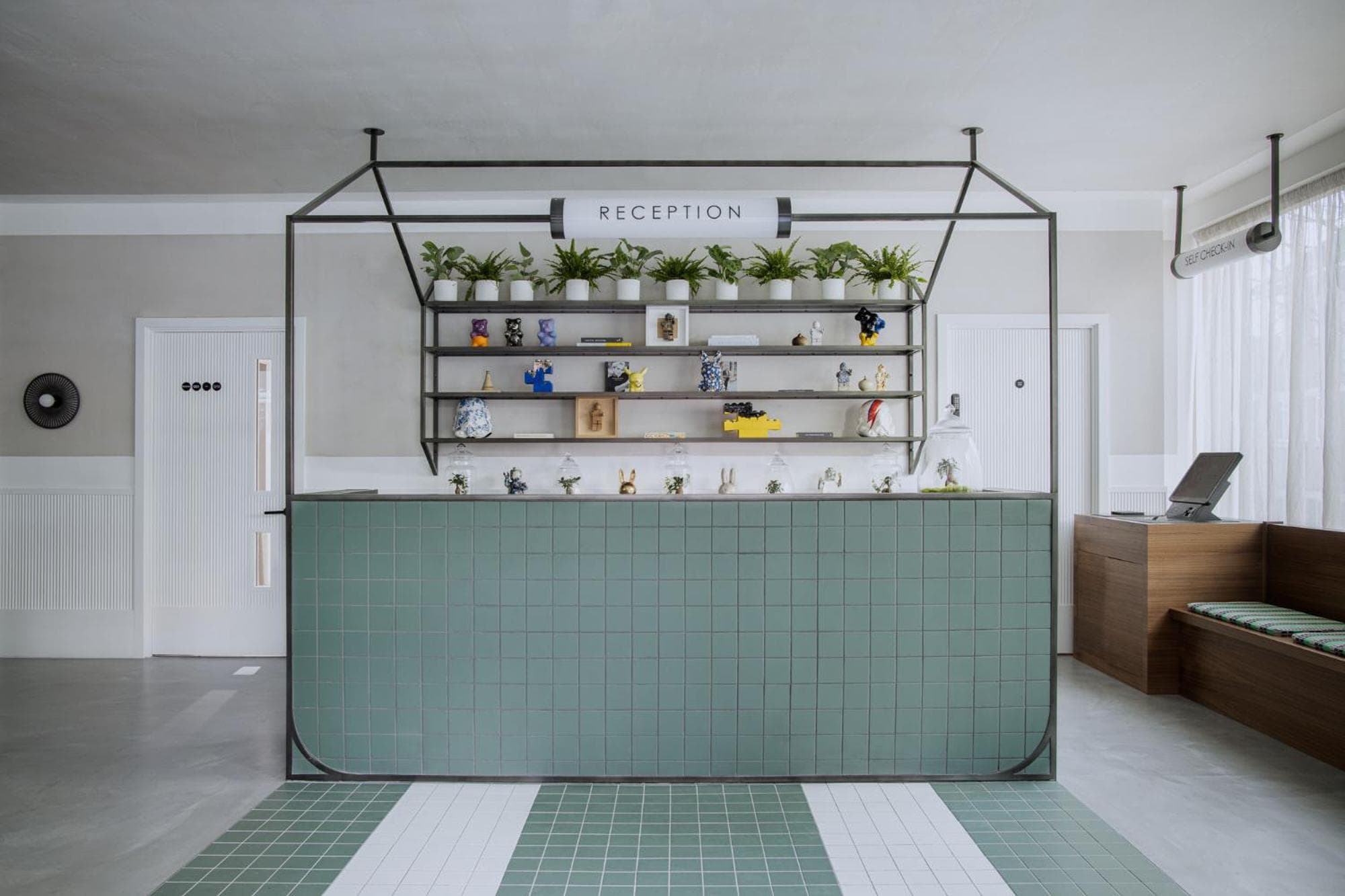 London Kingsland Locke