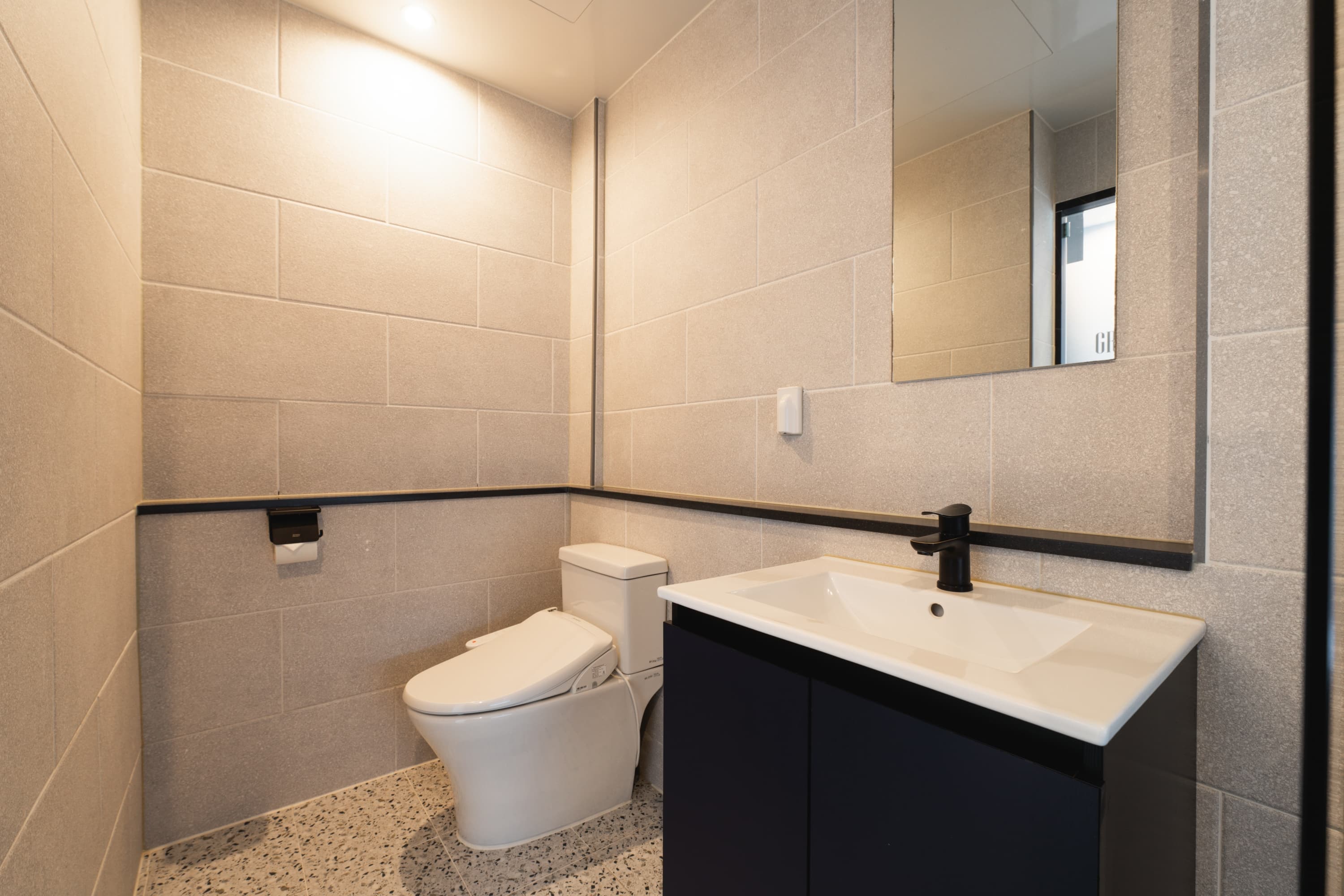 Gray 193 Gwangan Beach 그레이 193 광안리