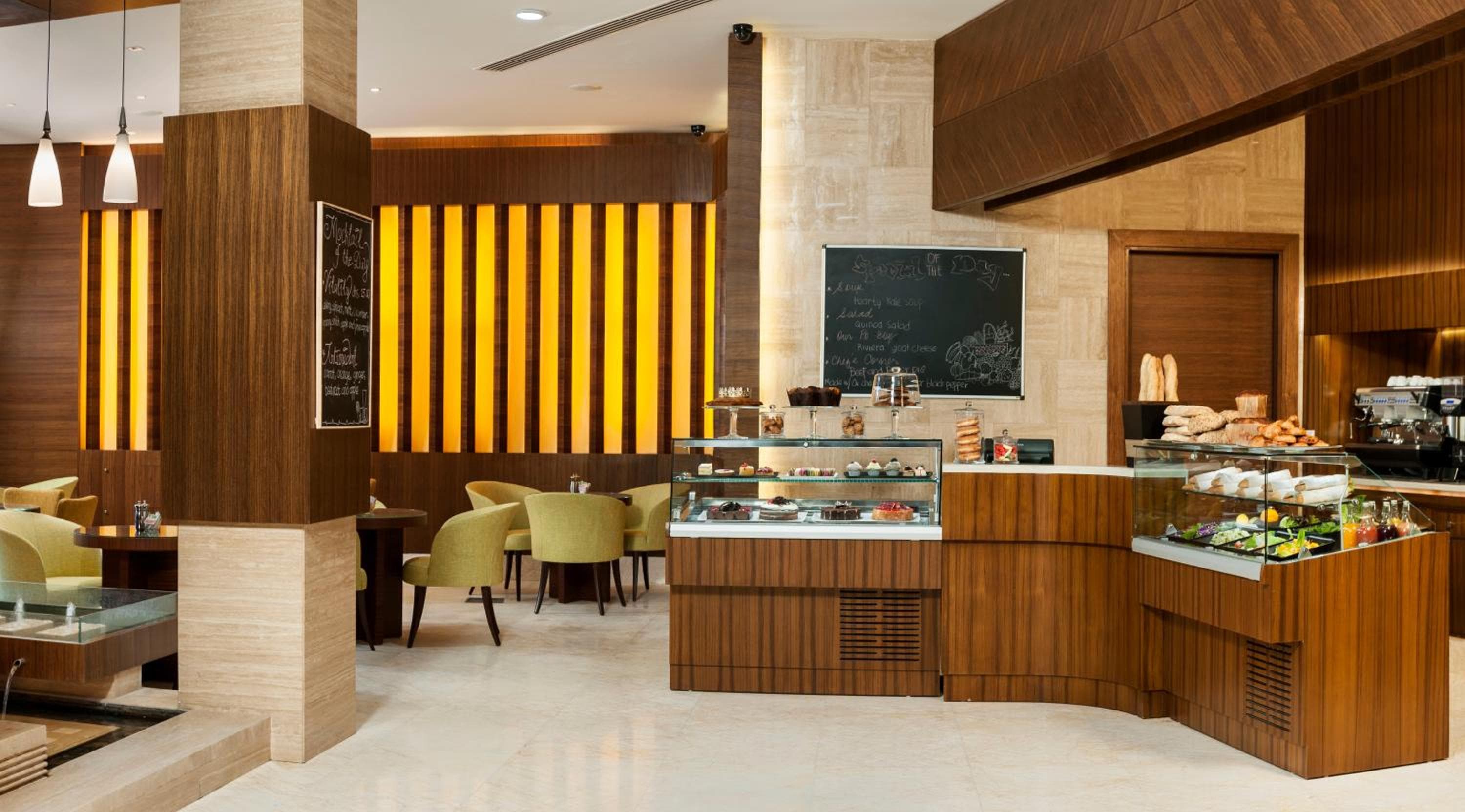 Carlton Downtown Hotel