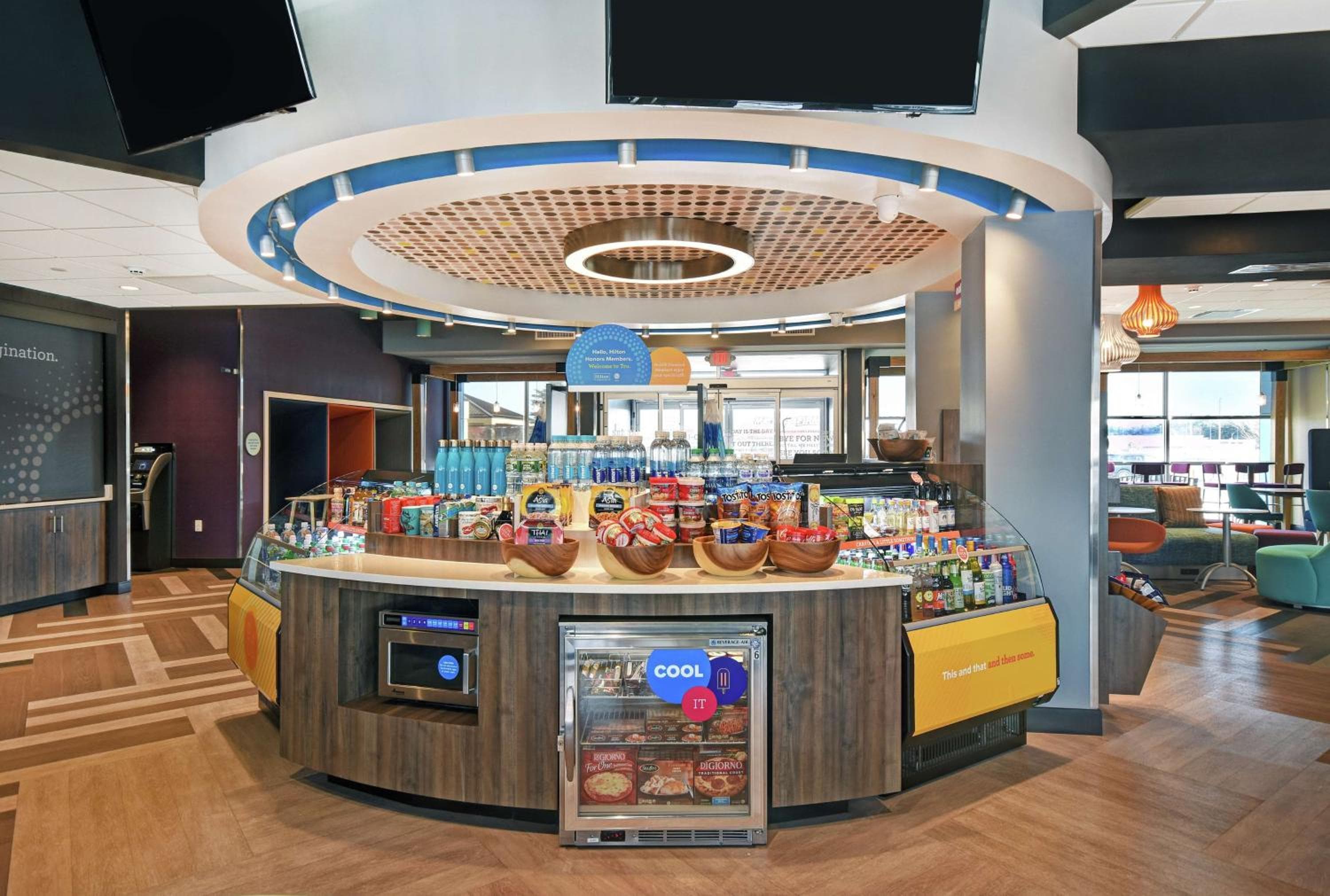 Tru by Hilton Portland Airport Area