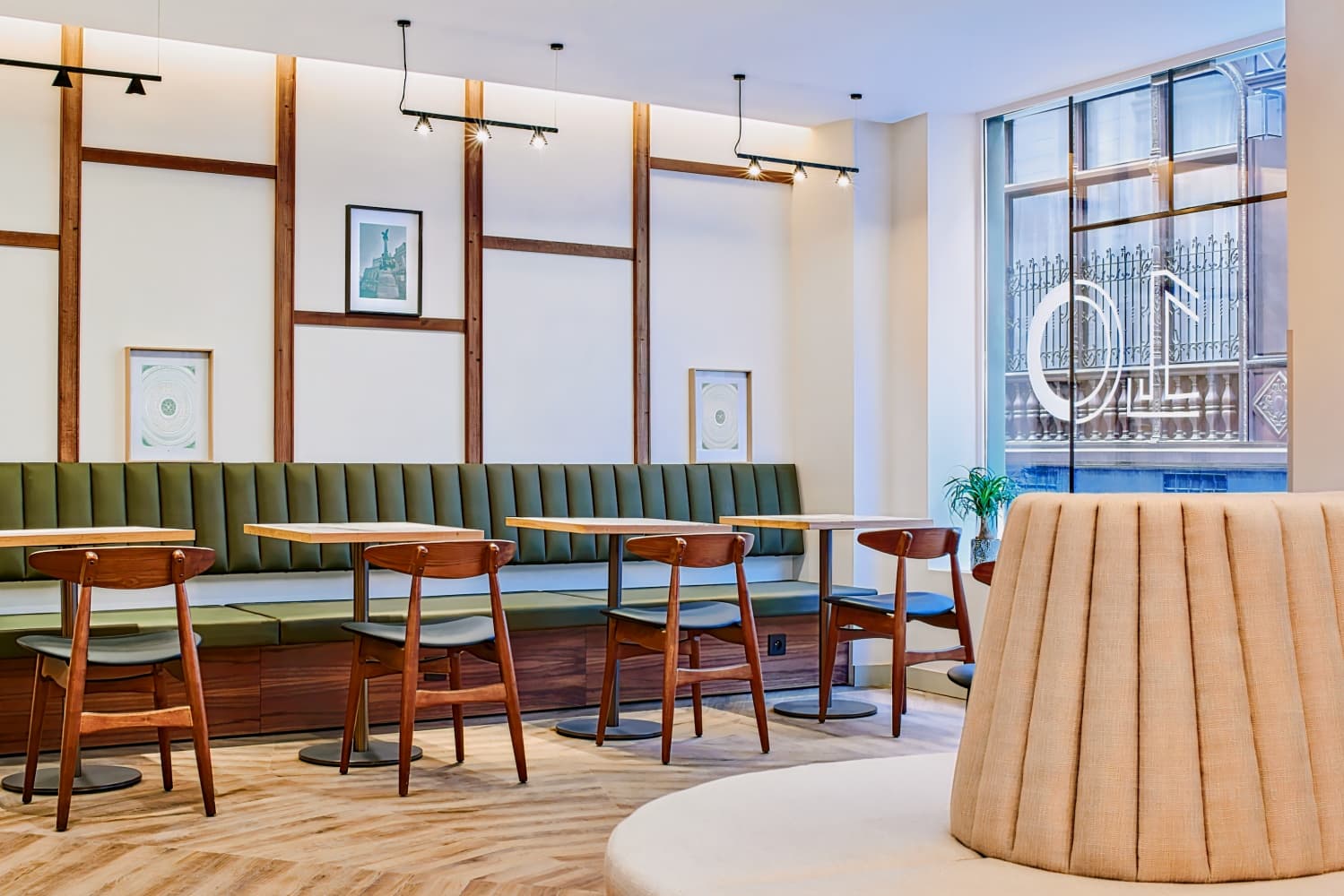 10 Opéra by HappyCulture