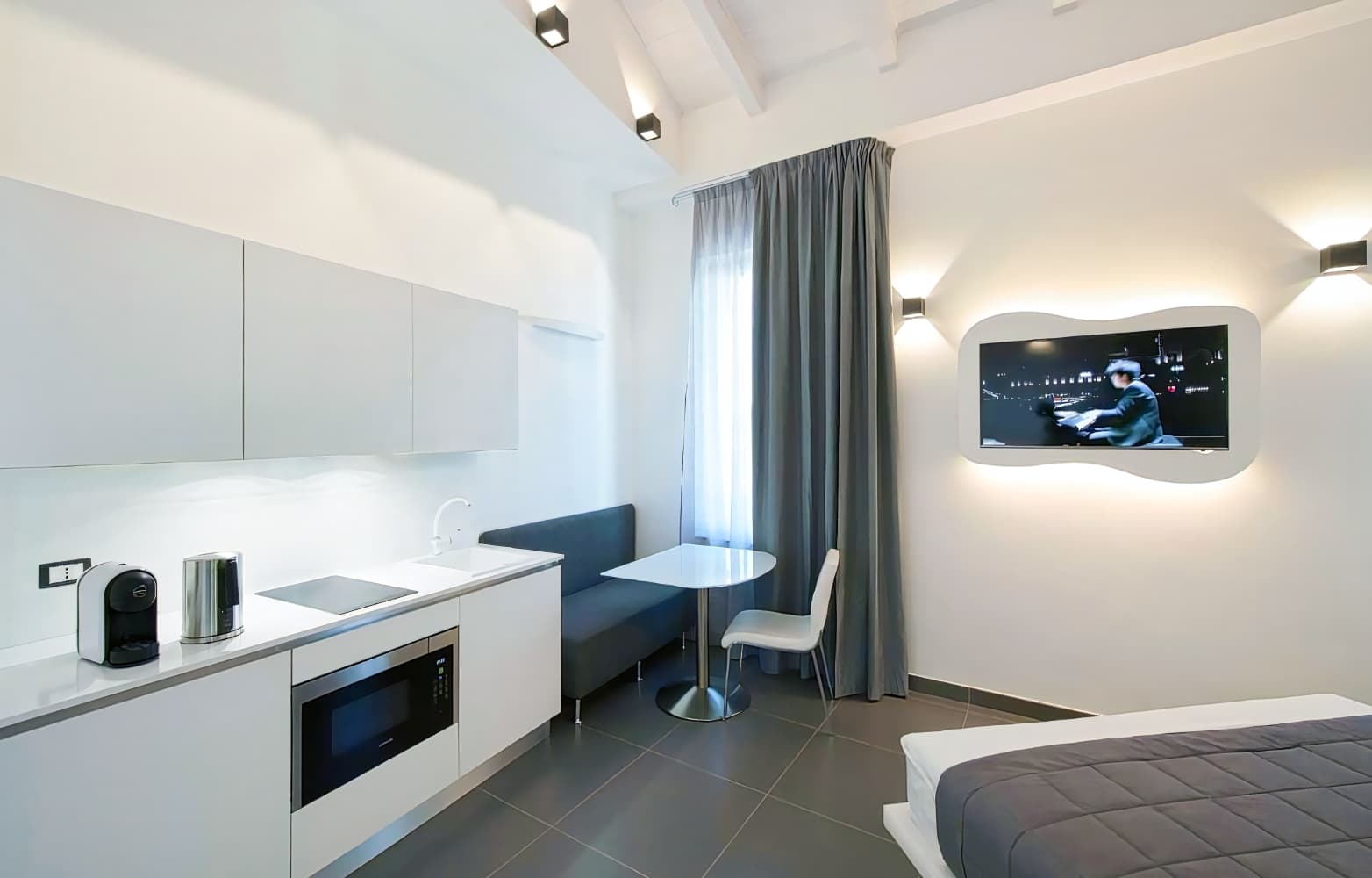 Mia Aparthotel