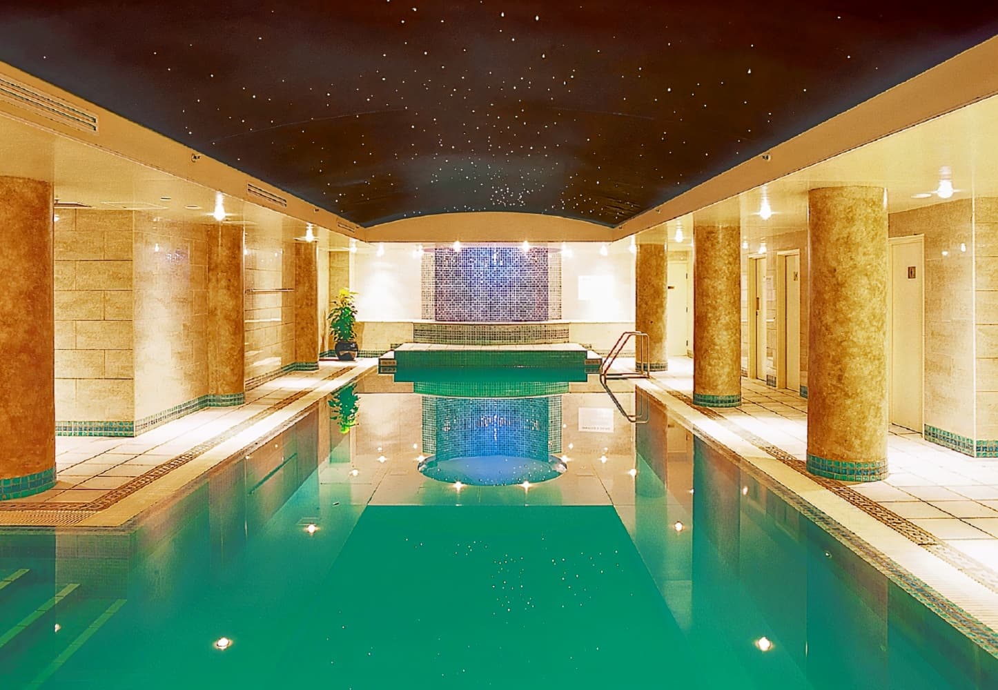 Radisson Hotel & Suites Sydney