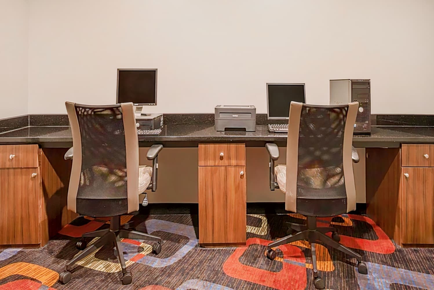 Days Inn by Wyndham Woodbury Long Island