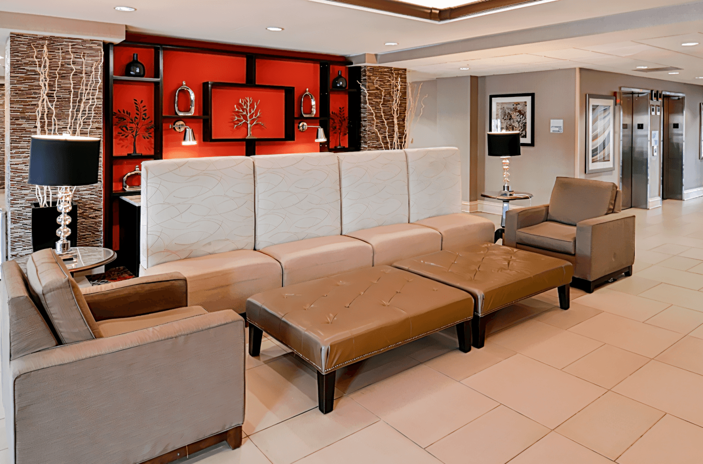 Holiday Inn Express Crestwood
