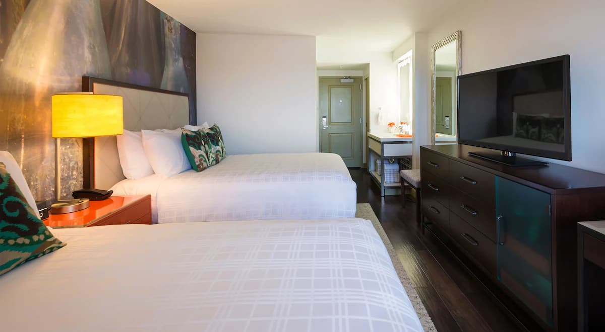 Hotel Indigo Savannah Historic District, an IHG Hotel