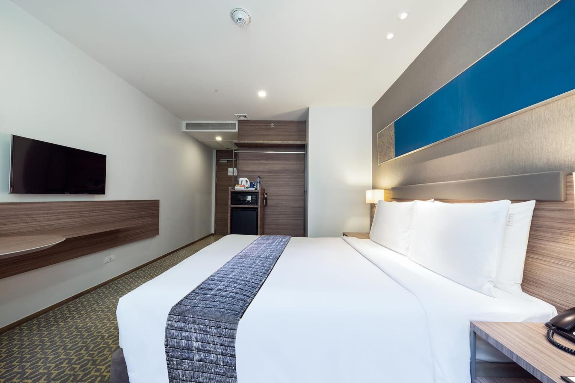 Holiday Inn Express Bangkok Sathorn
