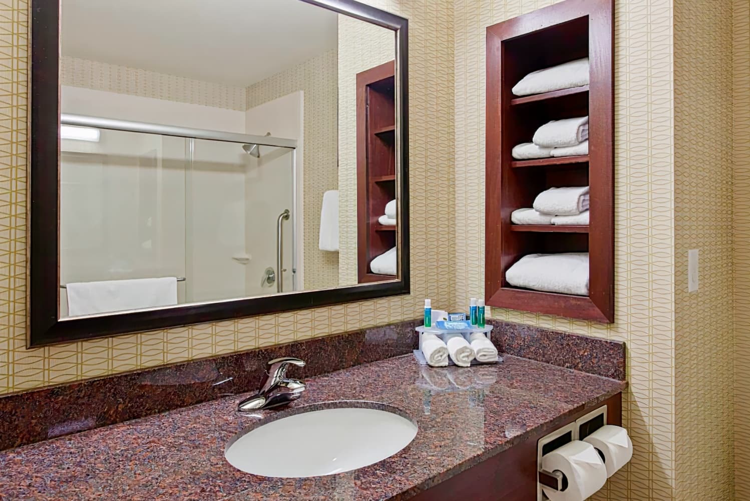 Holiday Inn Express & Suites Tacoma Downtown