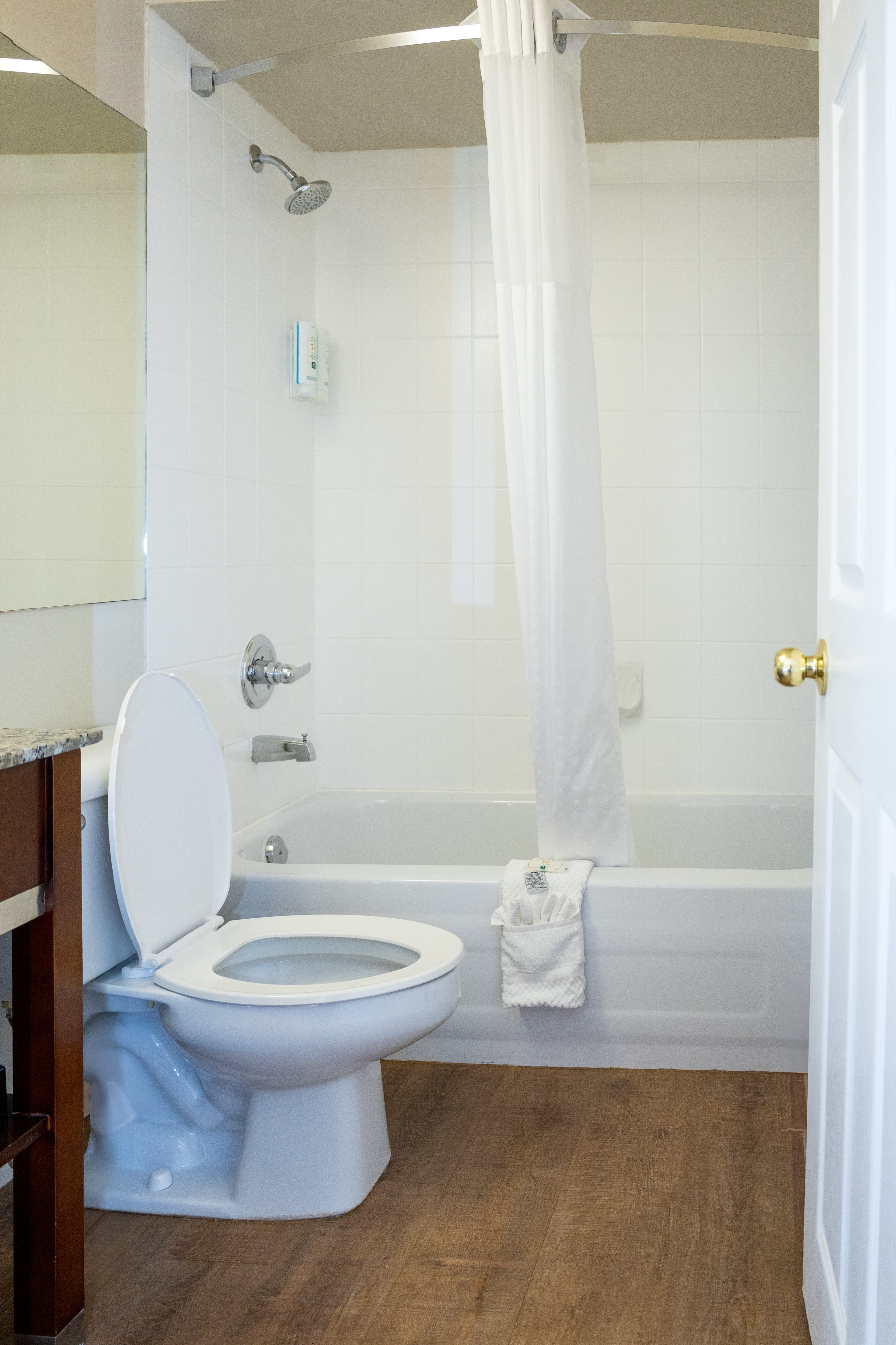 Quality Inn & Suites Downtown Vancouver