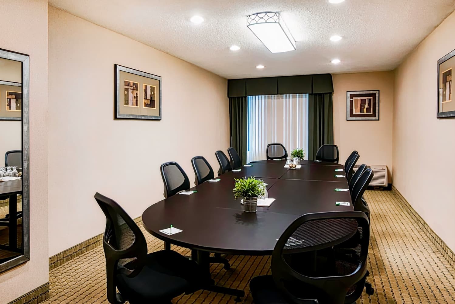 Holiday Inn Hasbrouck Heights-Meadowlands