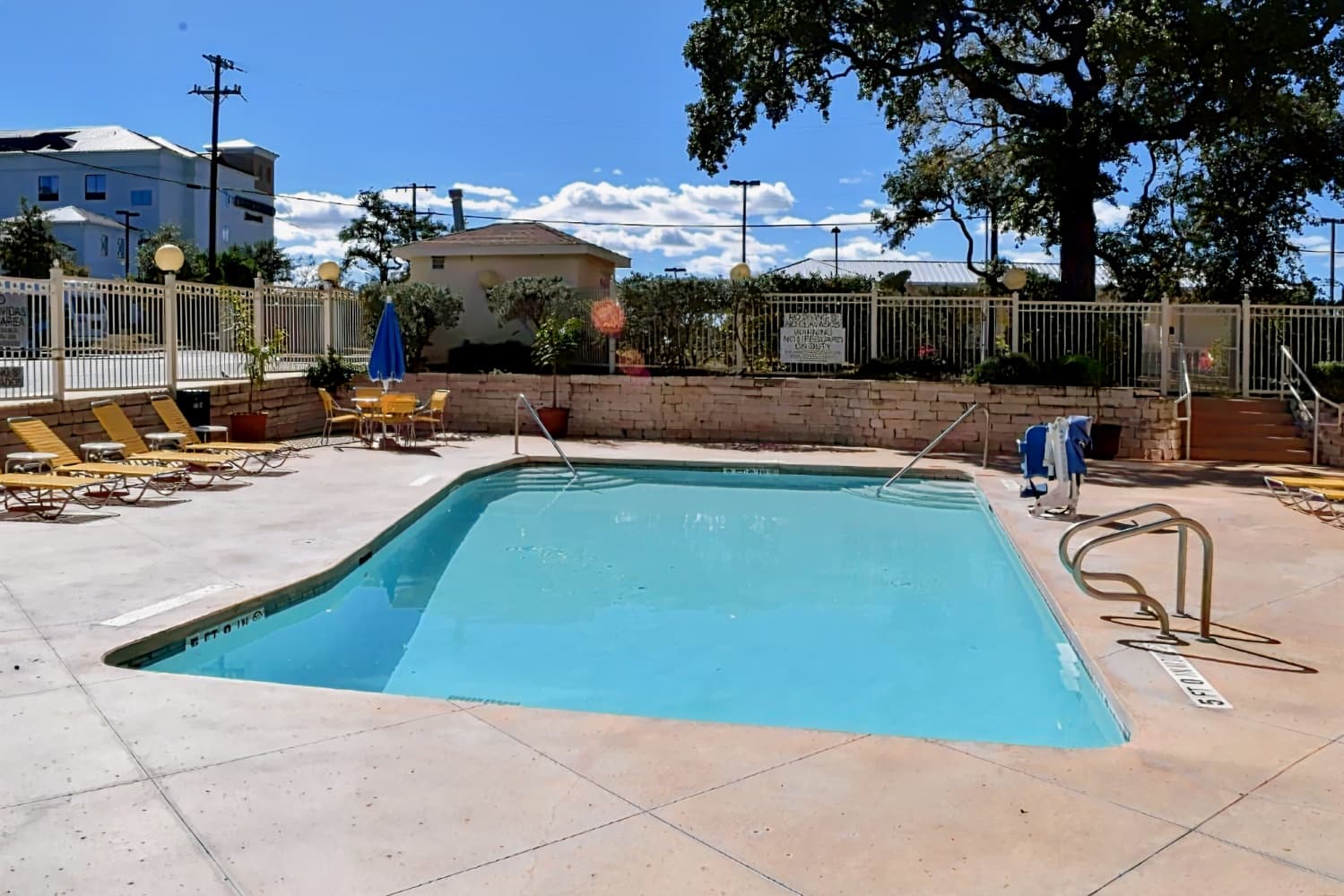 Fairfield Inn & Suites by Marriott San Antonio SeaWorld®/Westover Hills