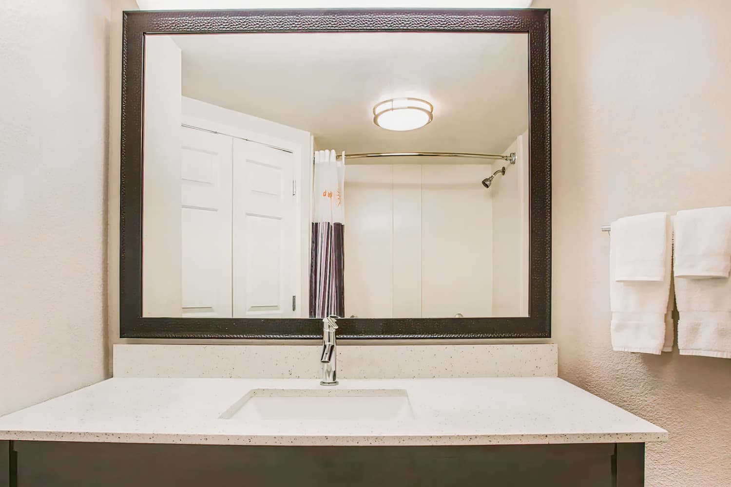 La Quinta Inn & Suites by Wyndham Las Vegas Summerlin Tech