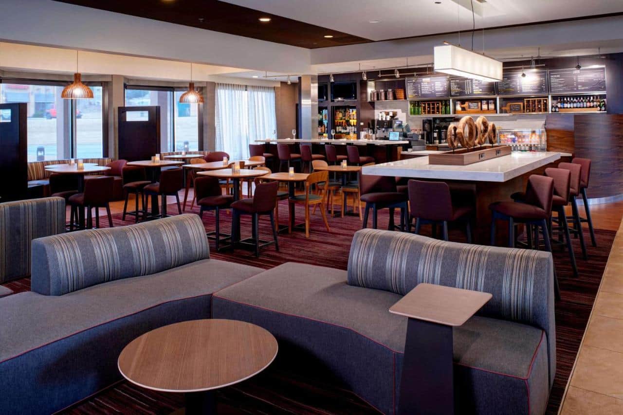 Courtyard by Marriott Kansas City Airport