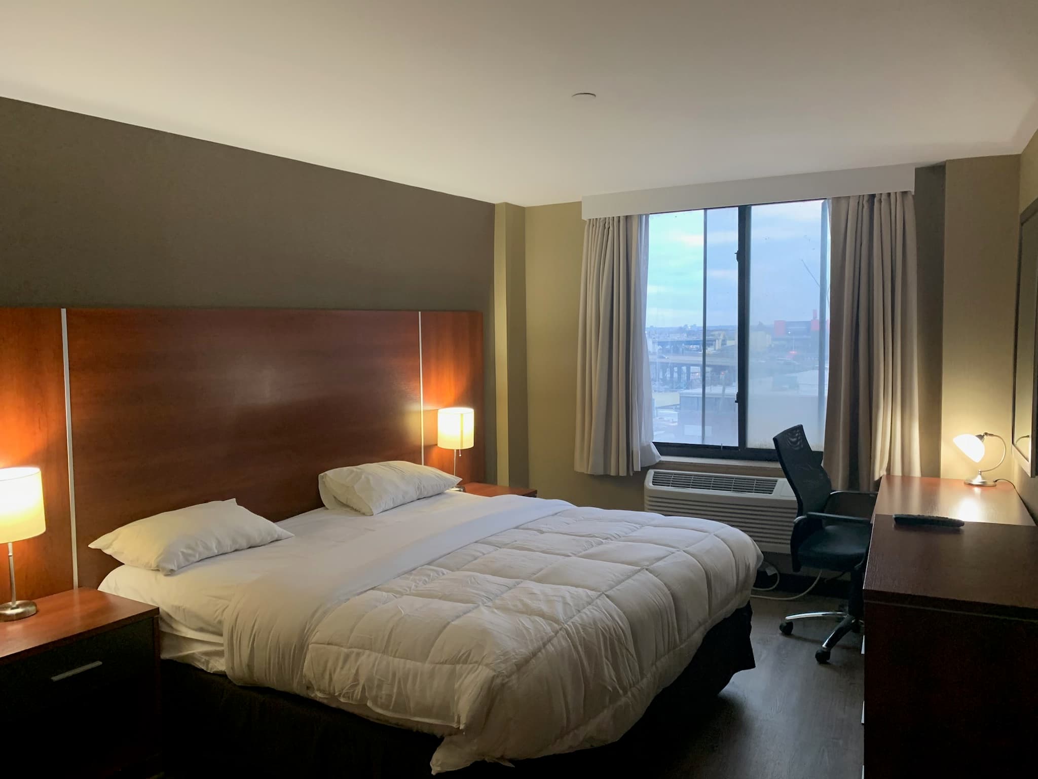 Sky Hotel Flushing/Laguardia Airport