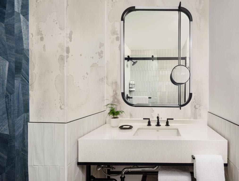 Kimpton Hotel Theta, an IHG Hotel