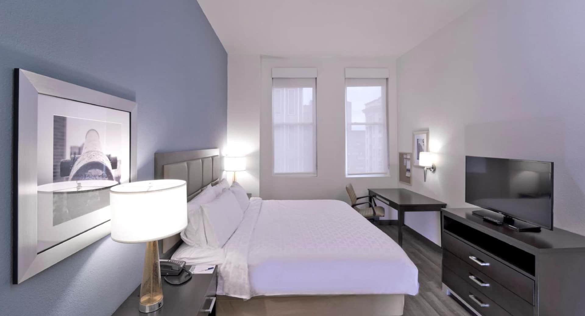 Candlewood Suites Baltimore - Inner Harbor, an IHG Hotel