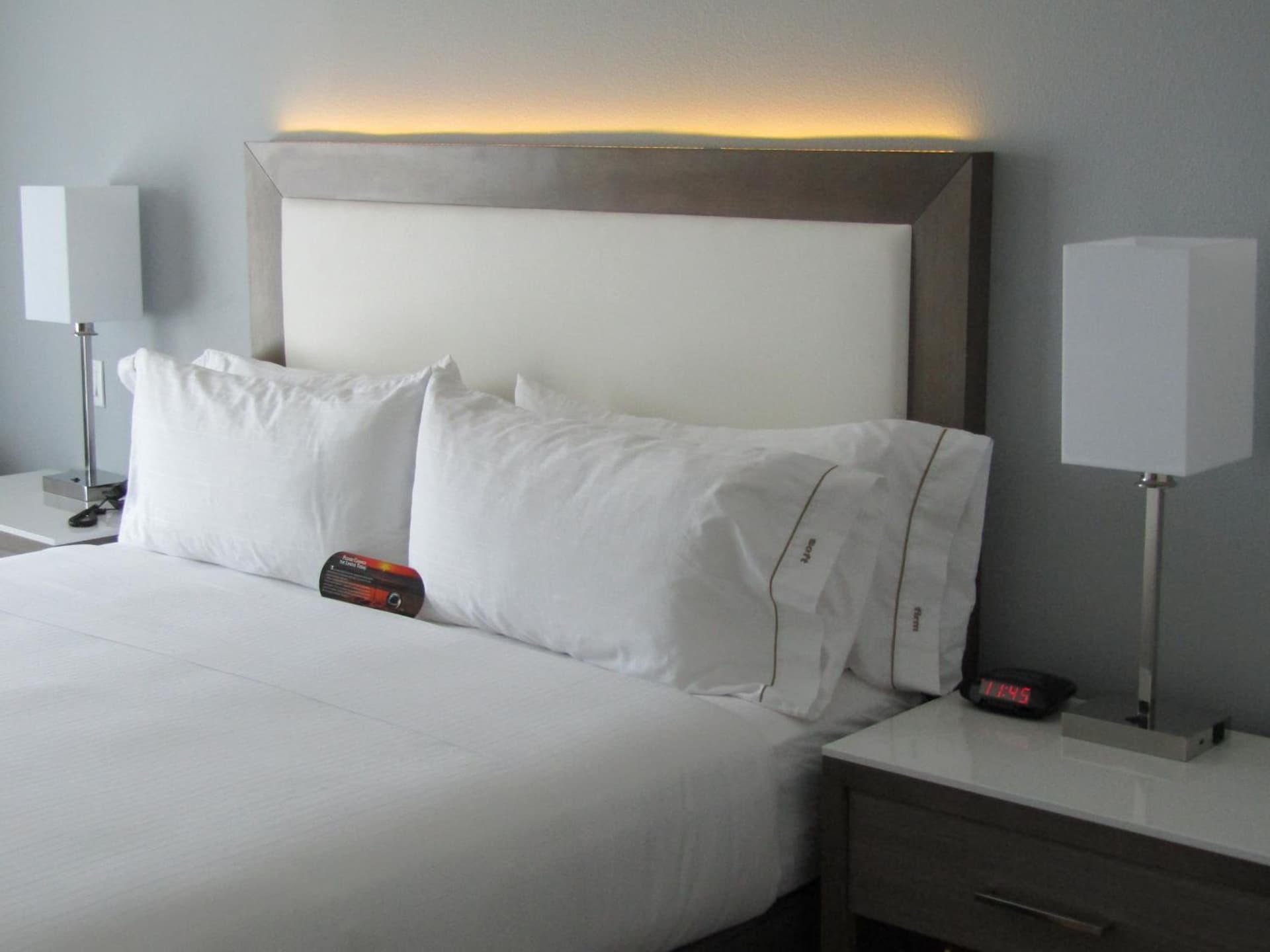 Holiday Inn Express & Suites San Diego - Mission Valley, an IHG Hotel