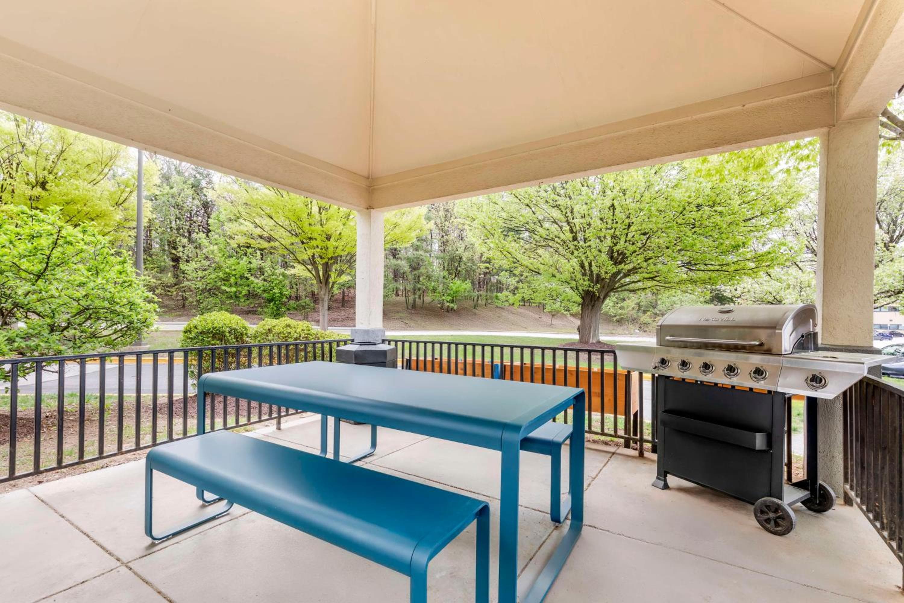 Sonesta Simply Suites Baltimore BWI Airport