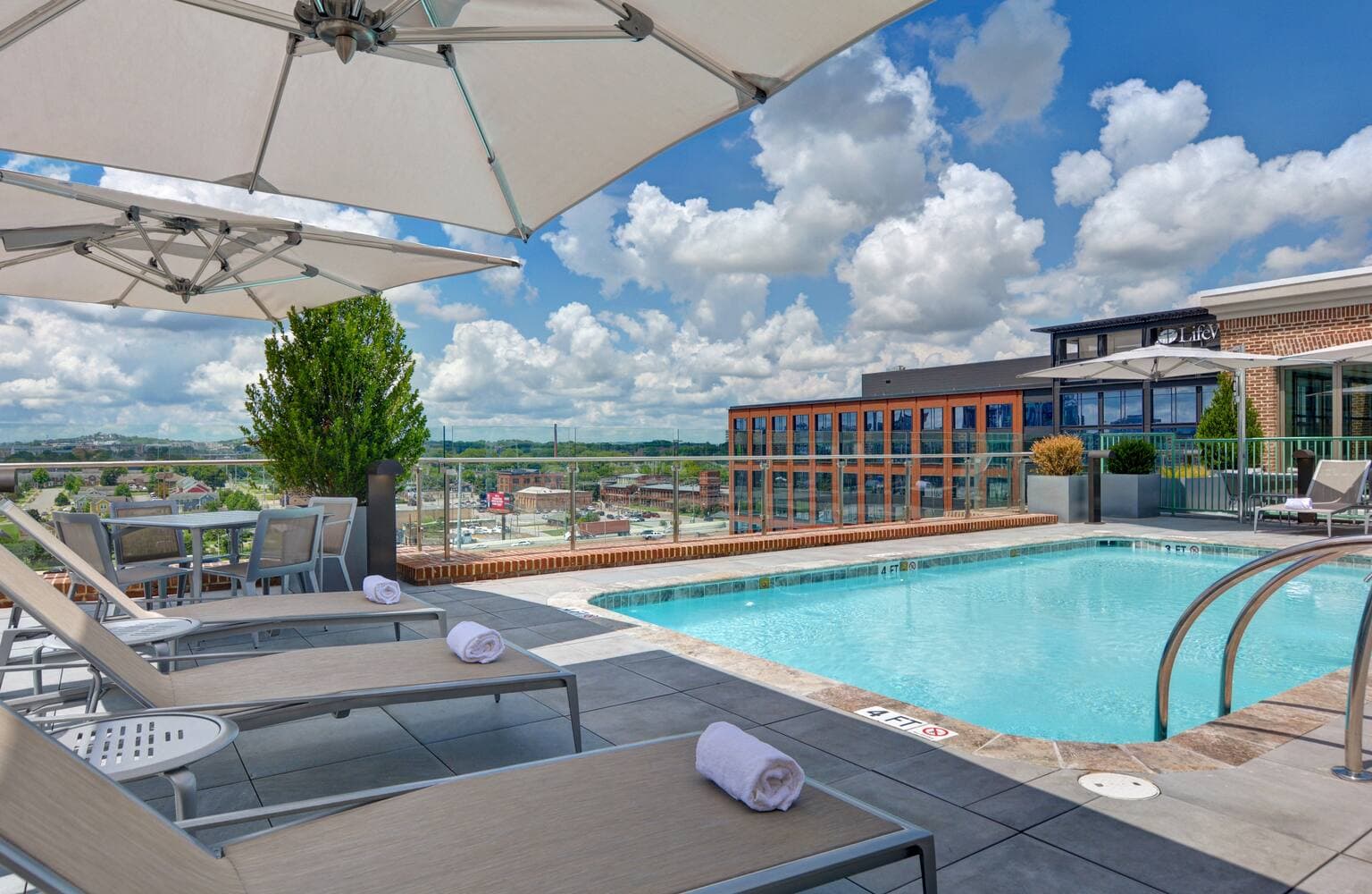 Hampton Inn & Suites Nashville Downtown Capitol View