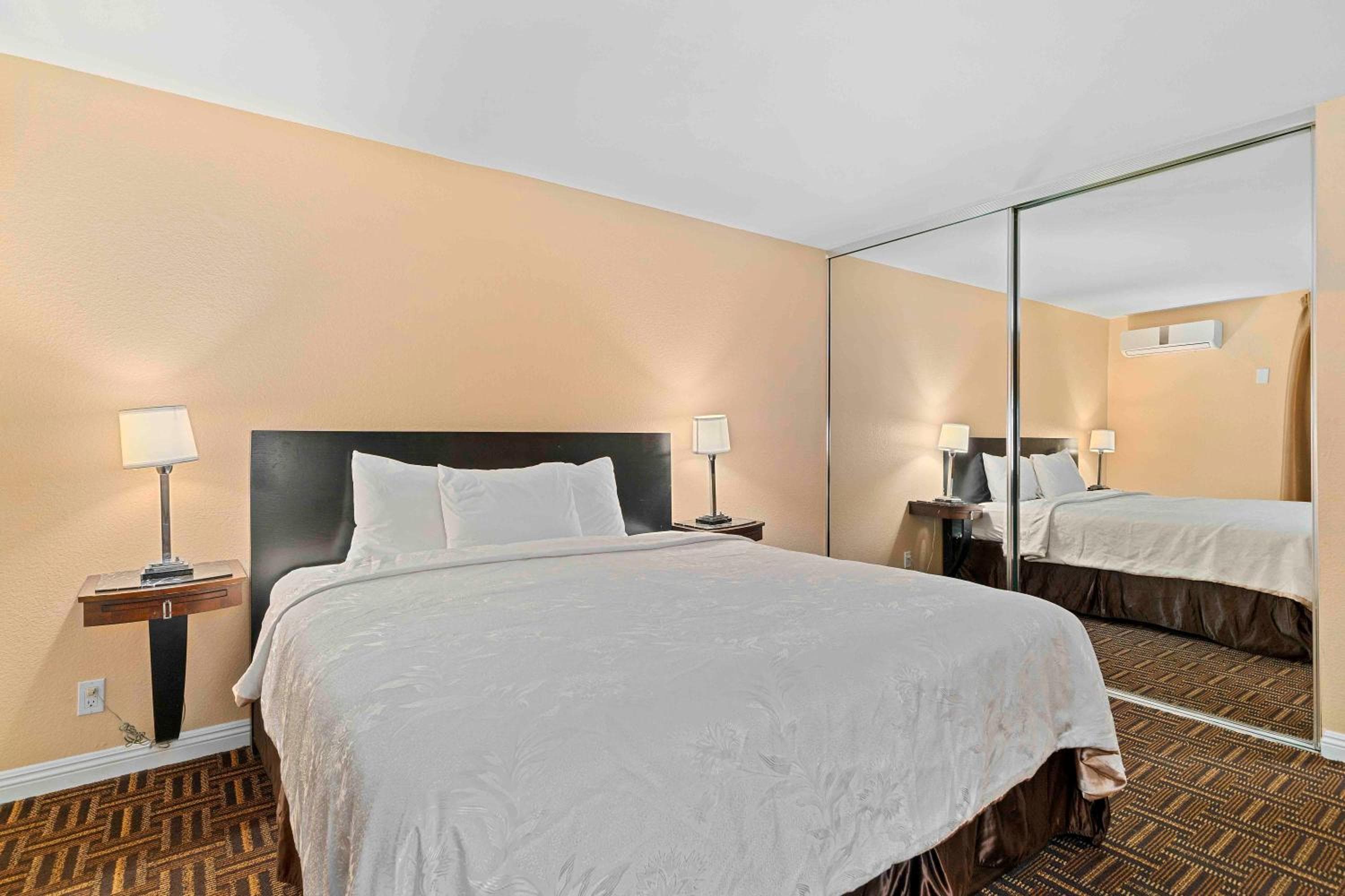 Lemon Tree Hotel and Suites