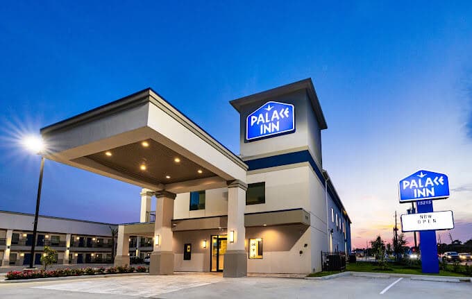 Palace Inn Blue Copperfield FM 529