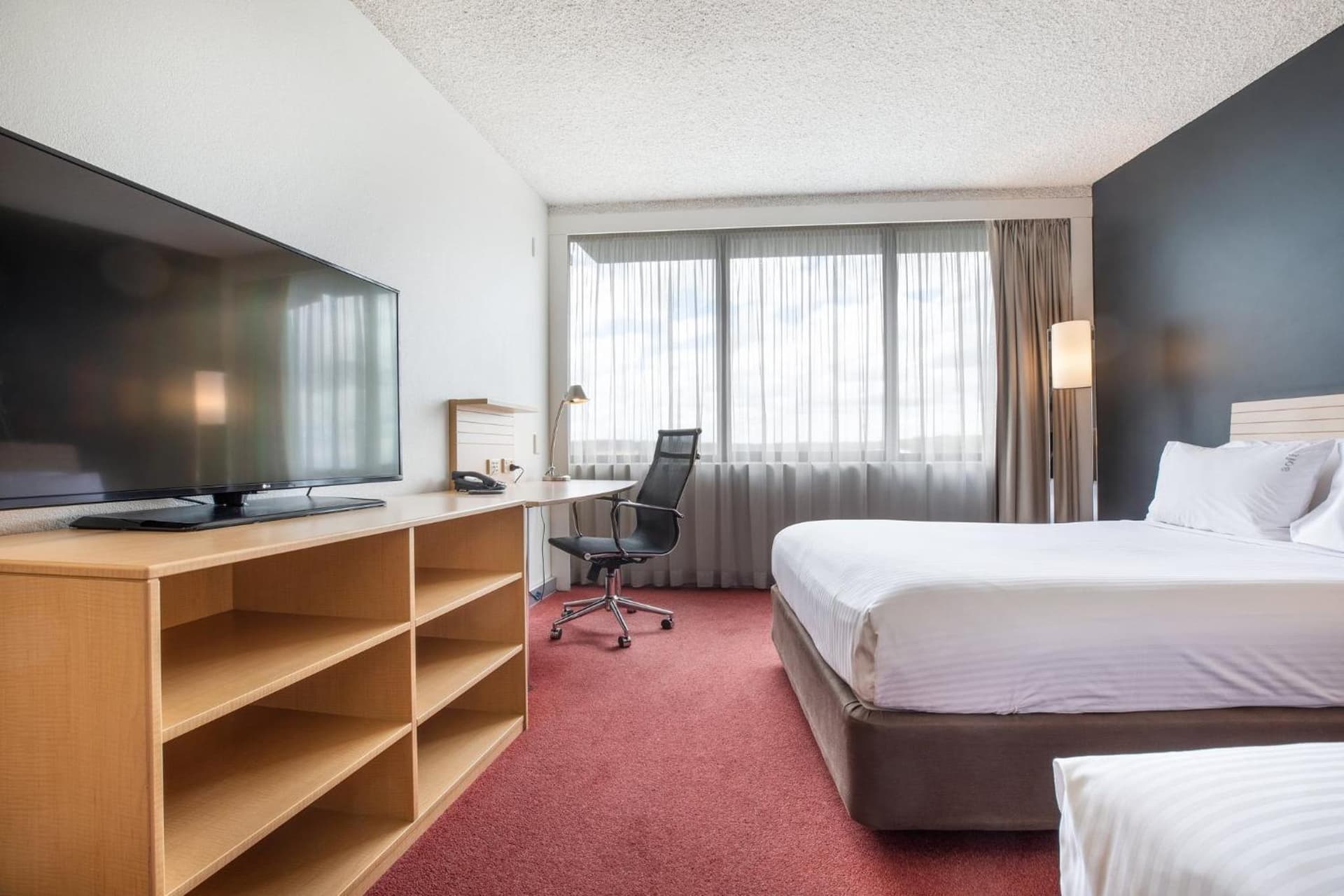 Holiday Inn Melbourne Airport by IHG
