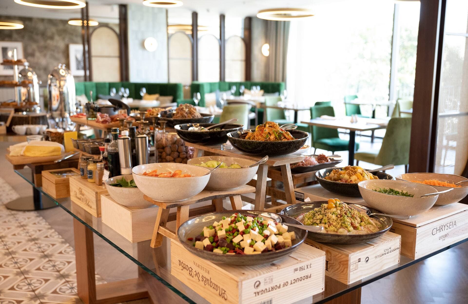 Boeira Garden Hotel Porto Gaia, Curio Collection by Hilton