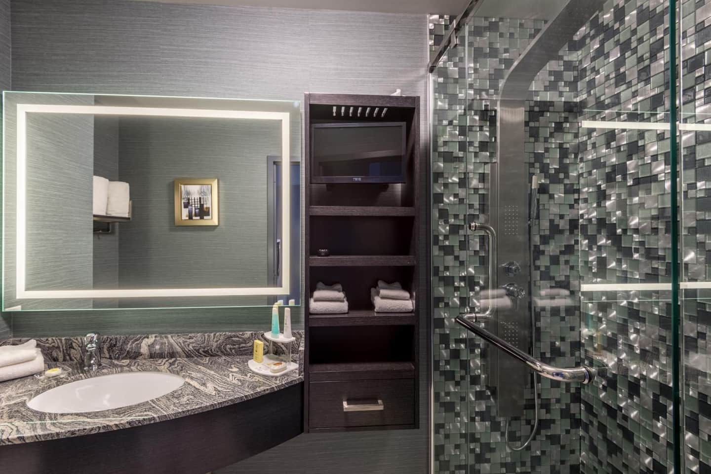Applause Hotel Calgary Airport by CLIQUE