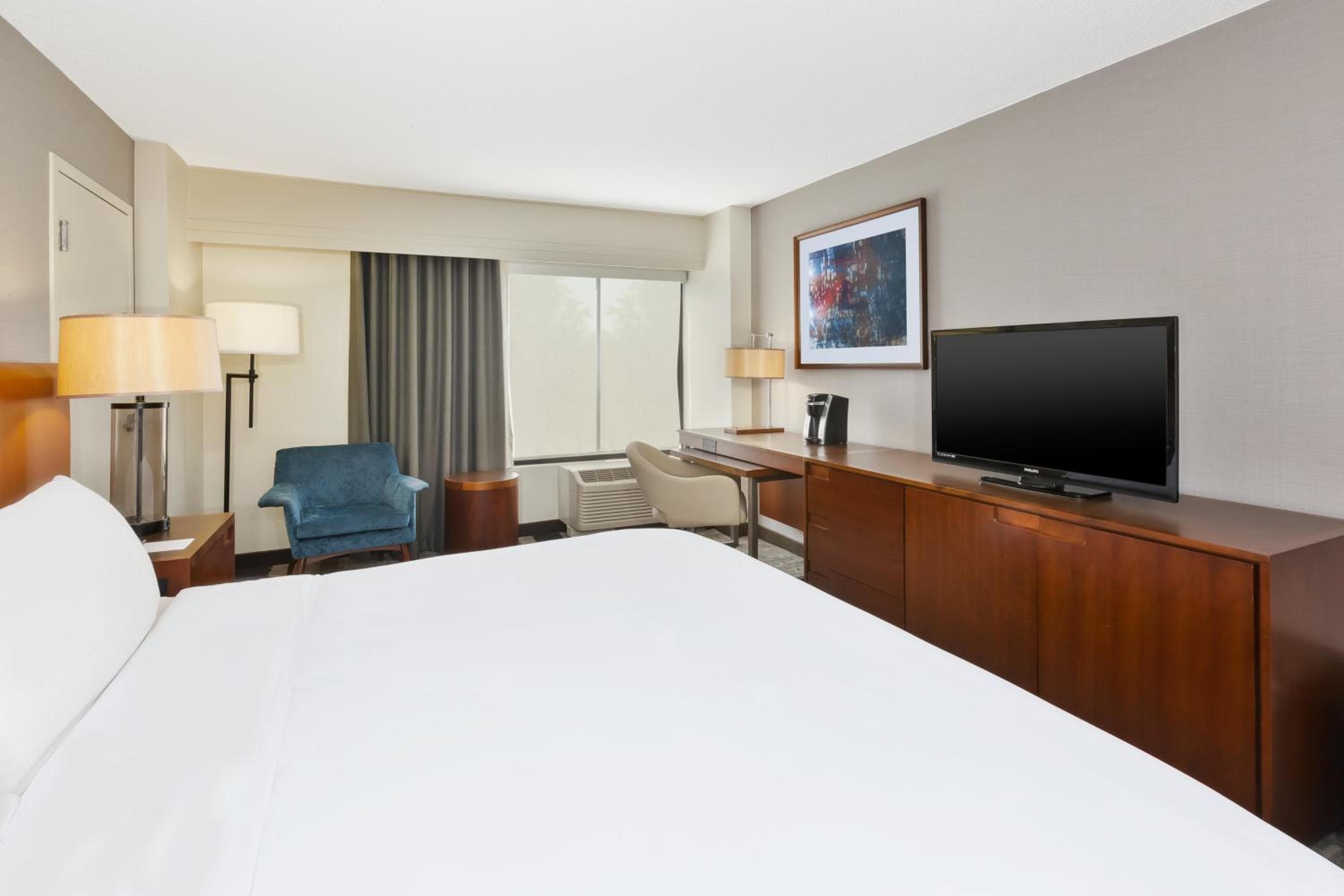Crowne Plaza Dulles Airport by IHG