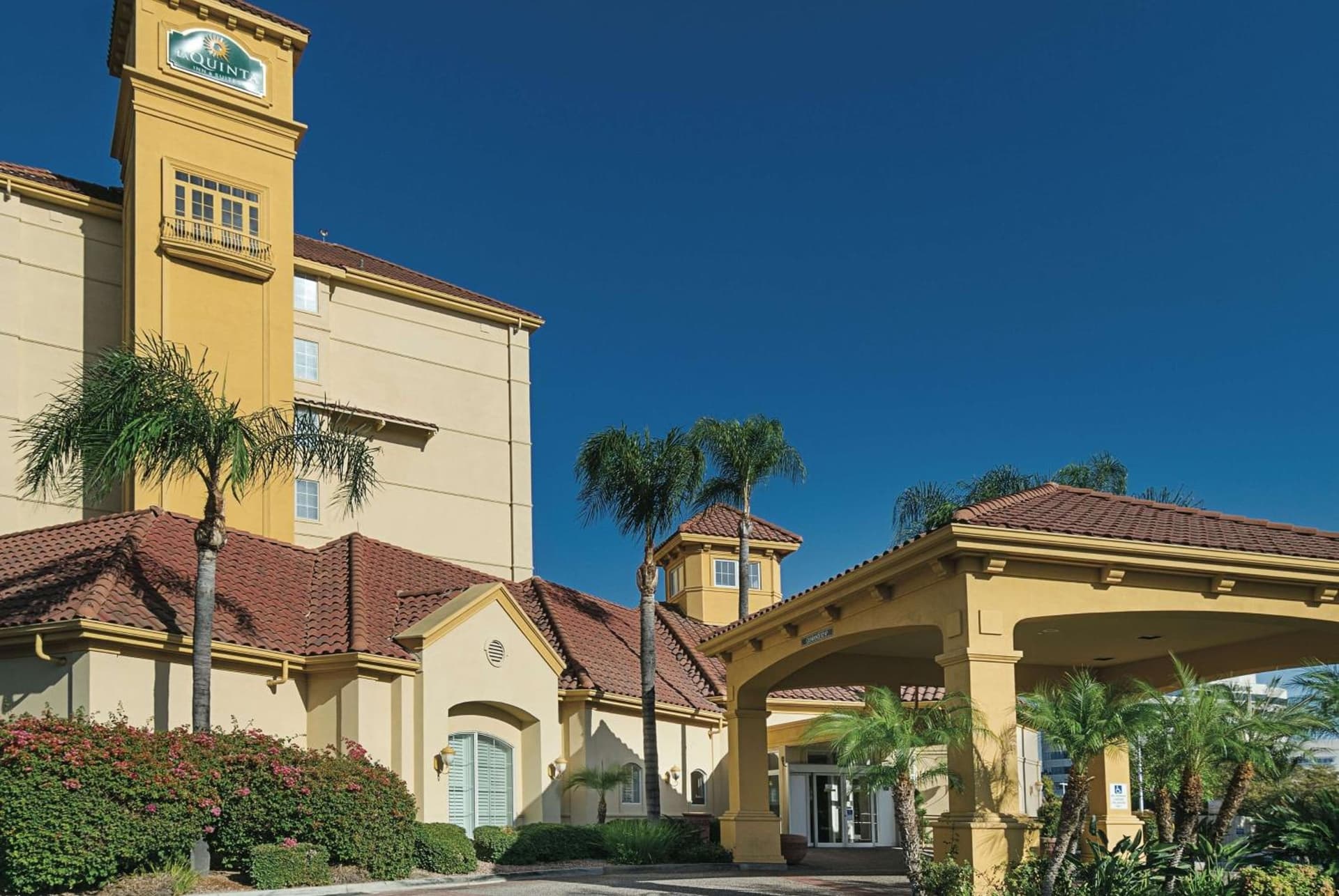 La Quinta Inn & Suites by Wyndham Ontario Airport