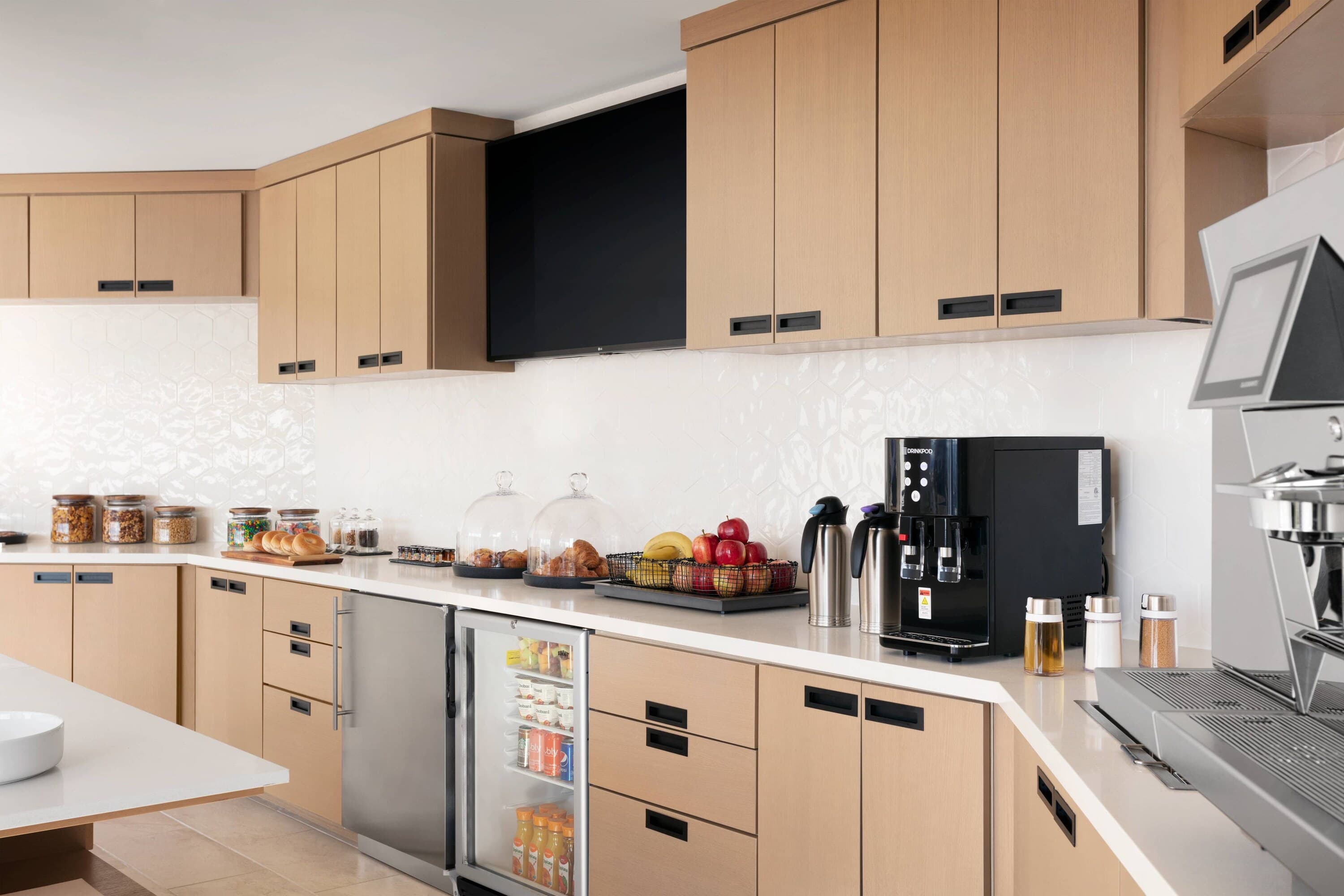 Delta Hotels by Marriott Virginia Beach Waterfront Suites