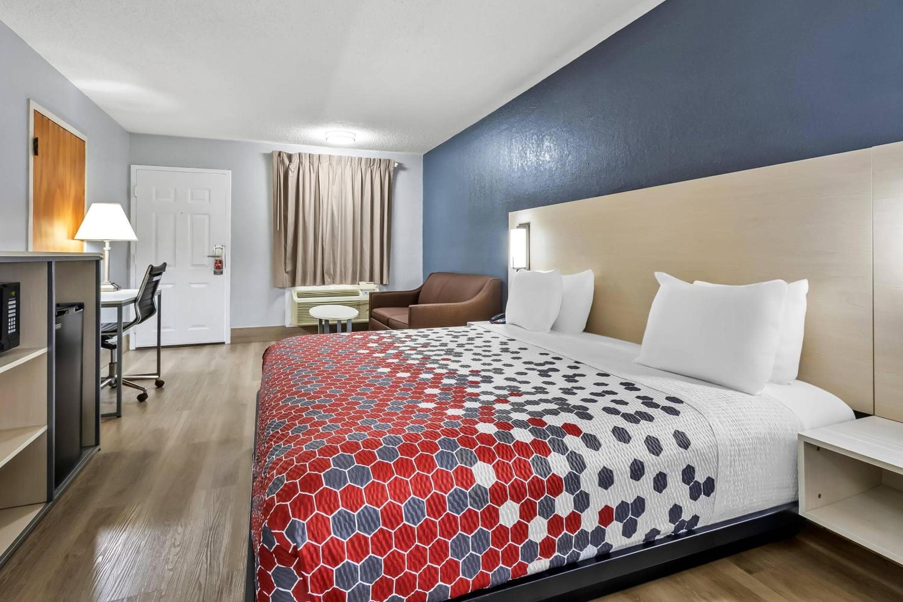 Econo Lodge Inn & Suites Cayce I-26 Airport