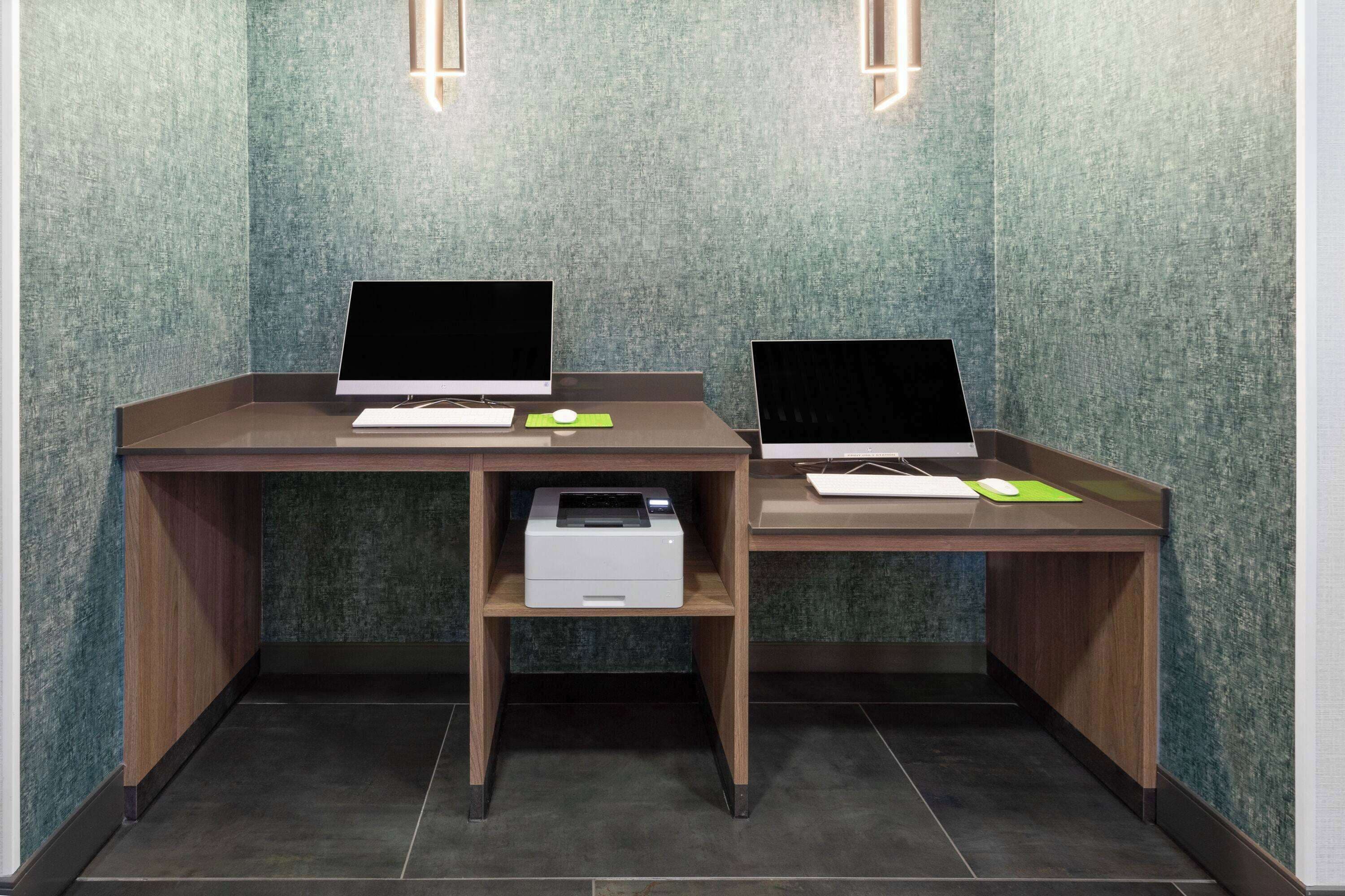 La Quinta Inn & Suites by Wyndham El Paso East Loop-375