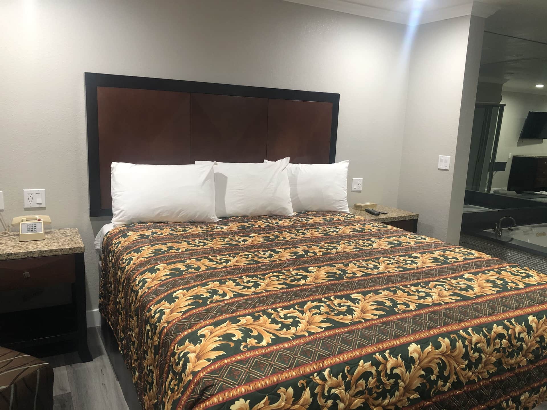 Economy Inn - Ontario