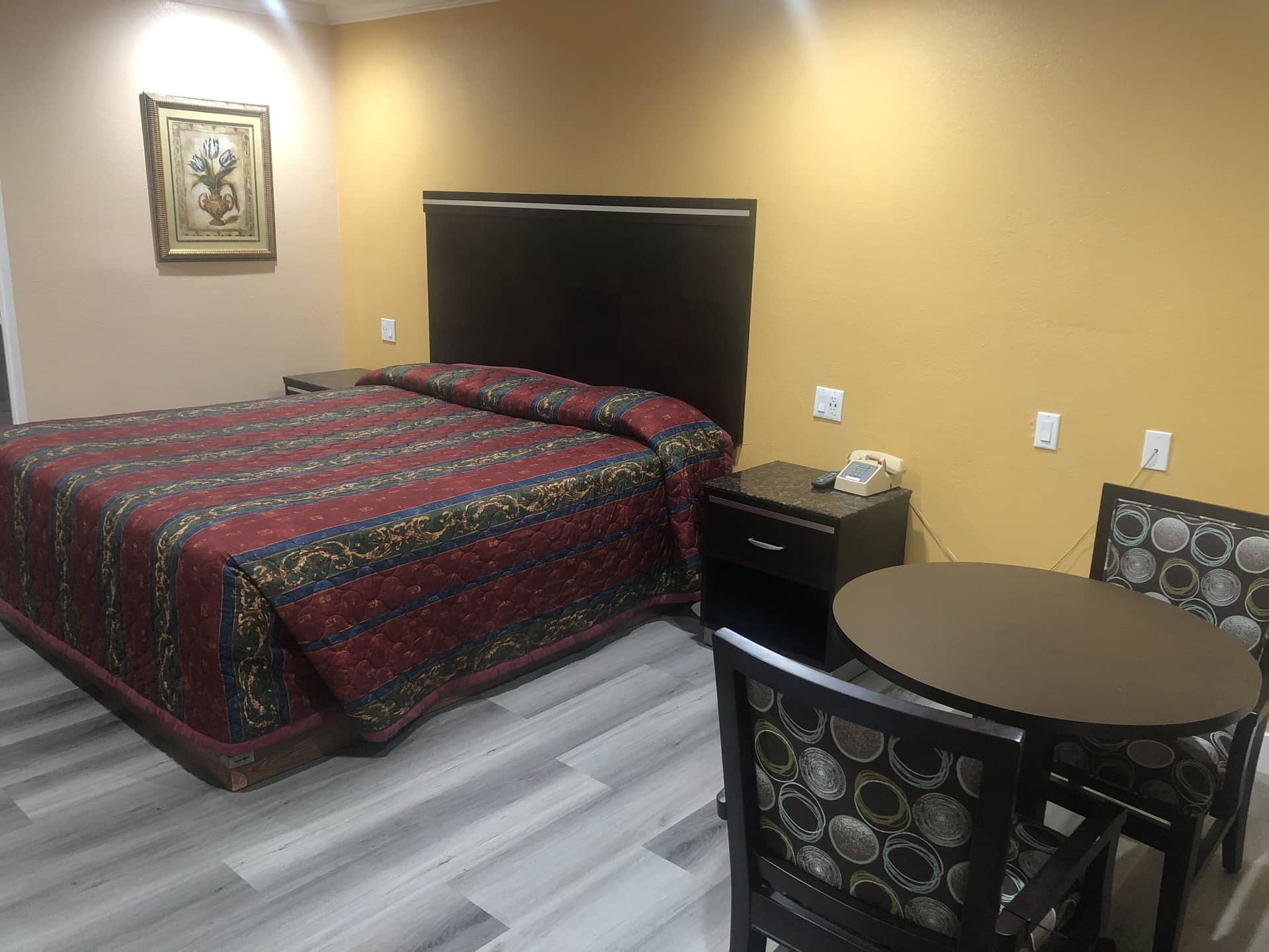 Economy Inn - Ontario