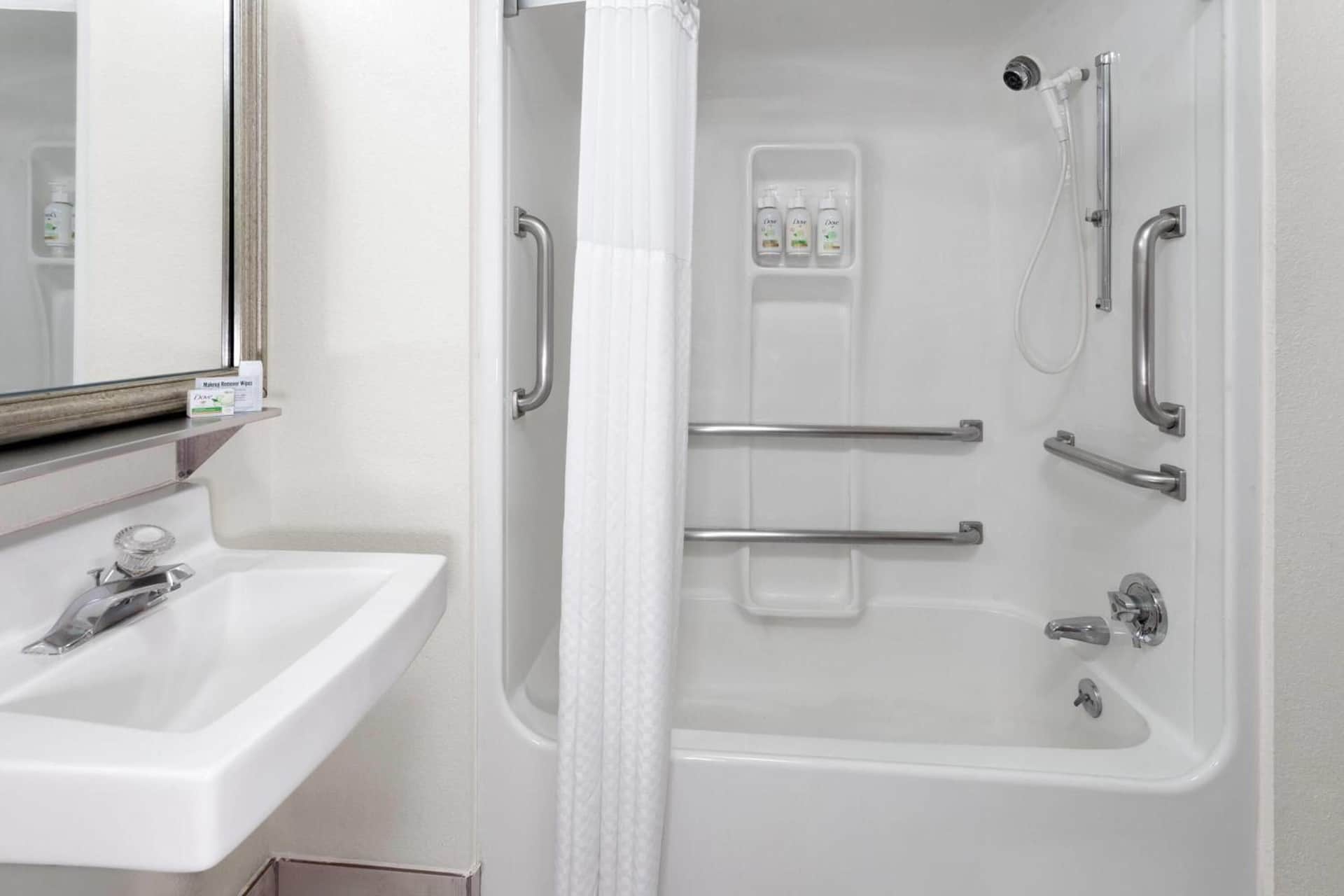 Baymont by Wyndham Green Bay