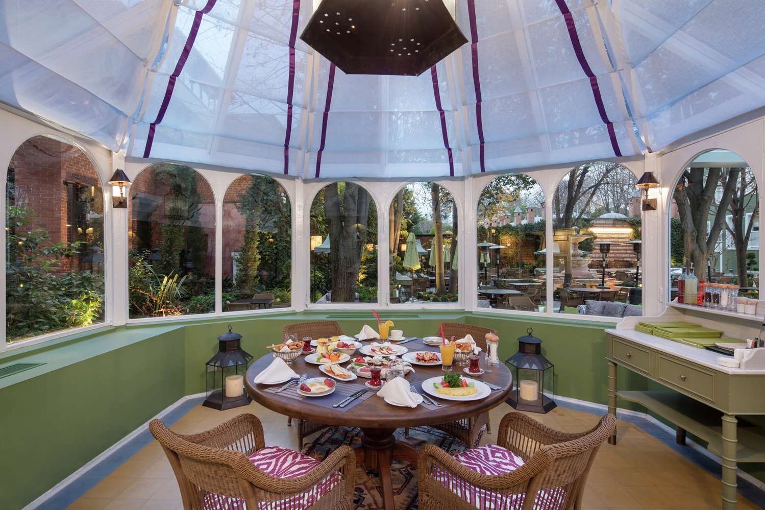 Hagia Sofia Mansions Istanbul, Curio Collection by Hilton