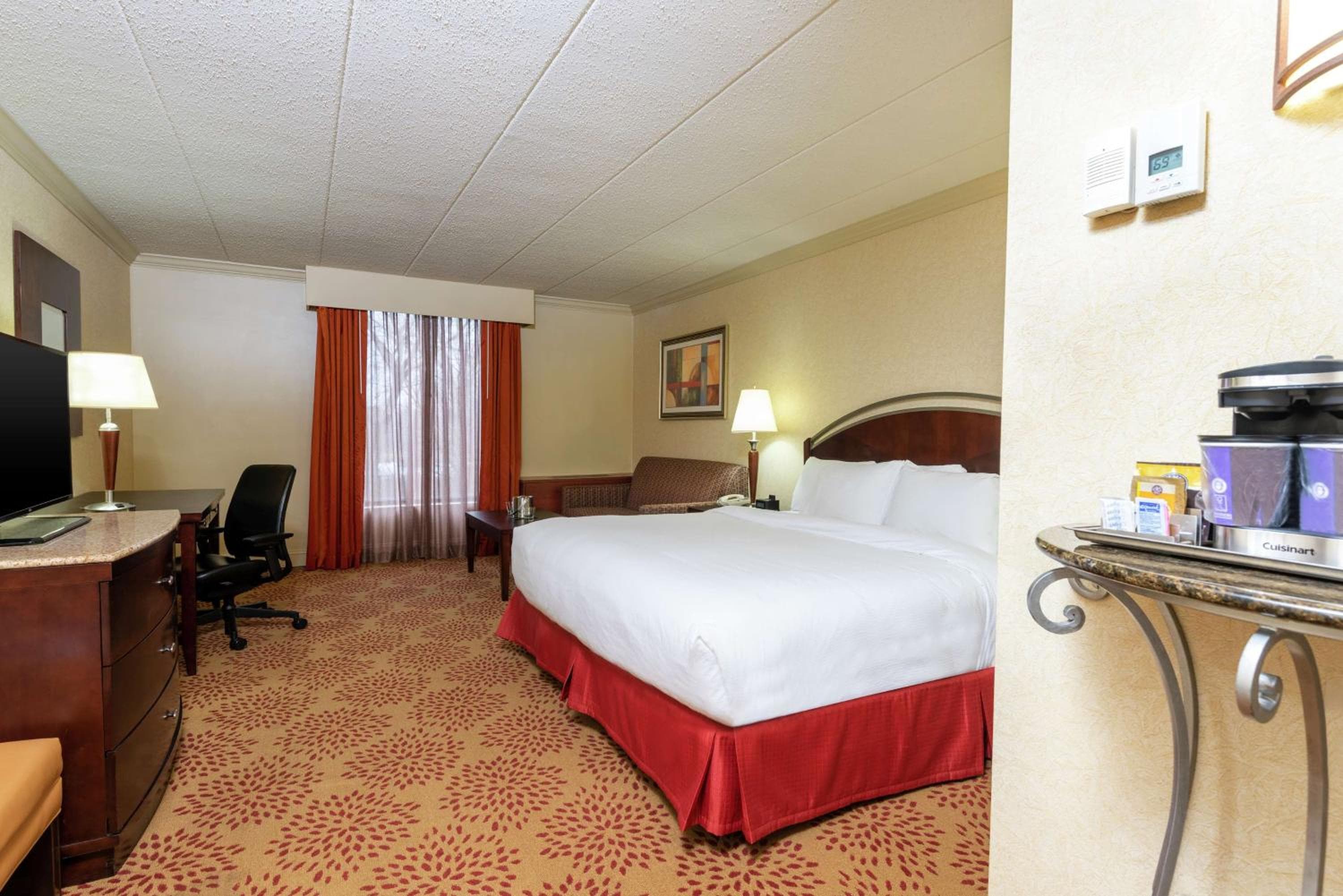 DoubleTree by Hilton Hotel Grand Rapids Airport