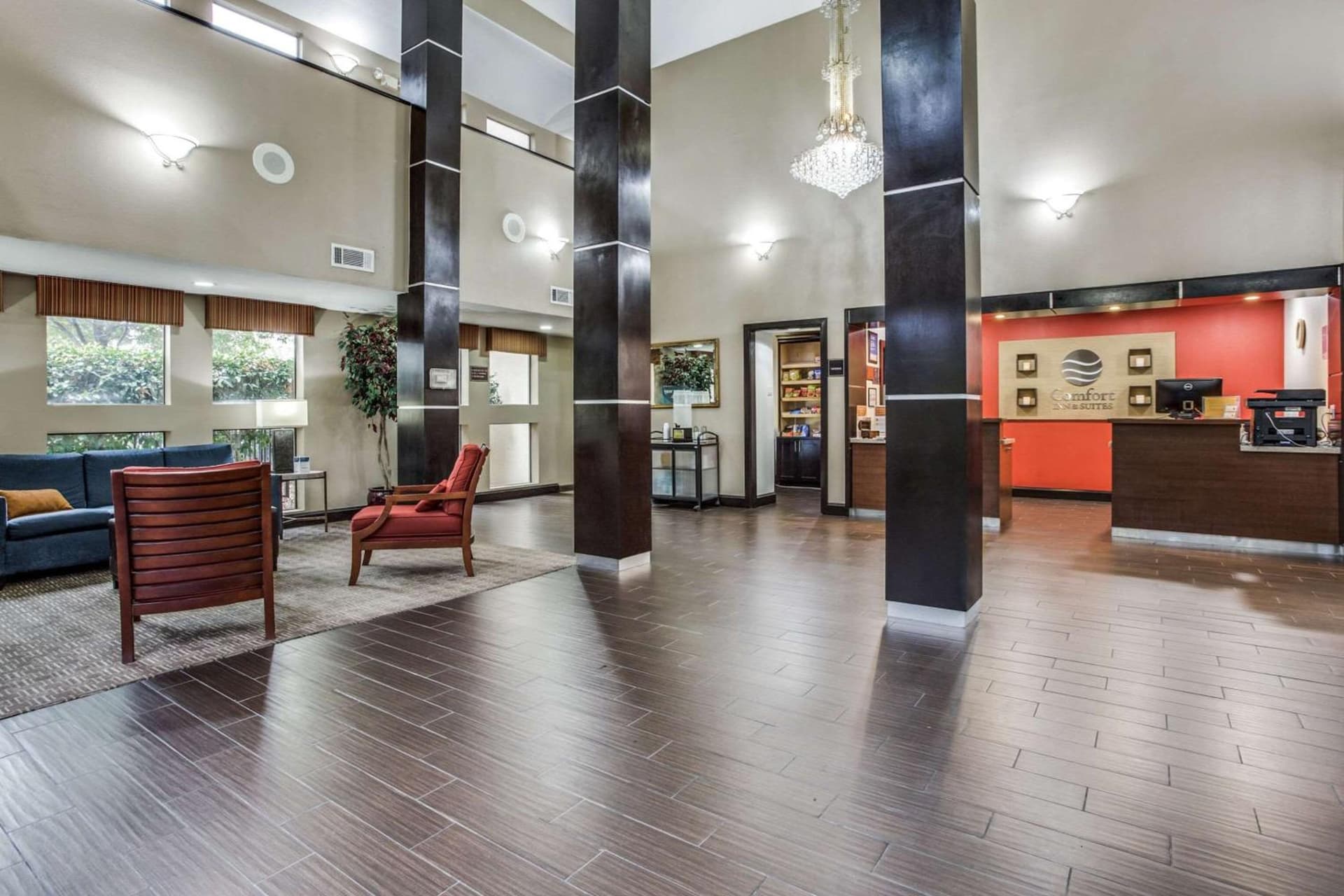 Comfort Inn & Suites Love Field-Dallas Market Center