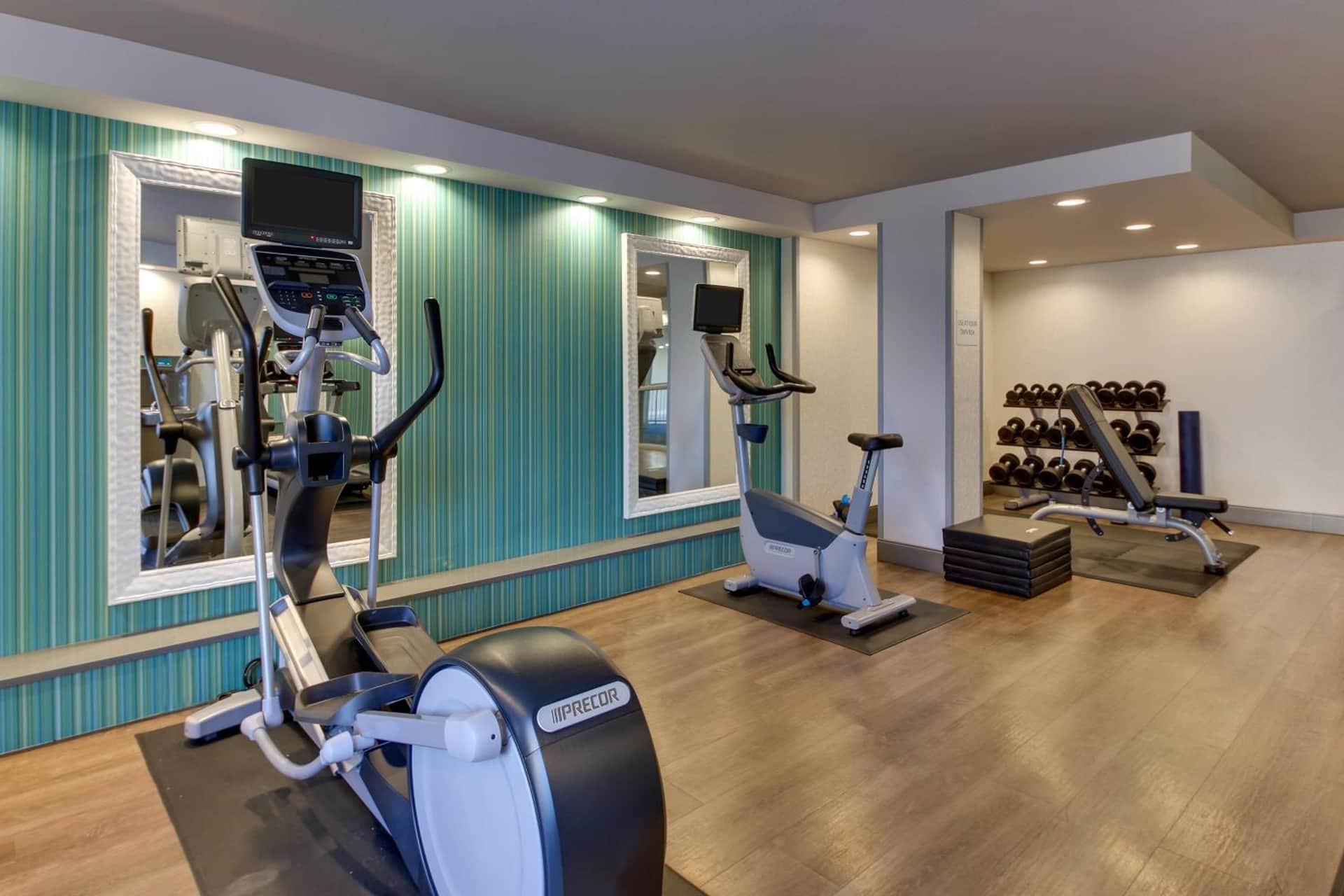 Holiday Inn Express & Suites Atlanta Perimeter Mall Hotel by IHG