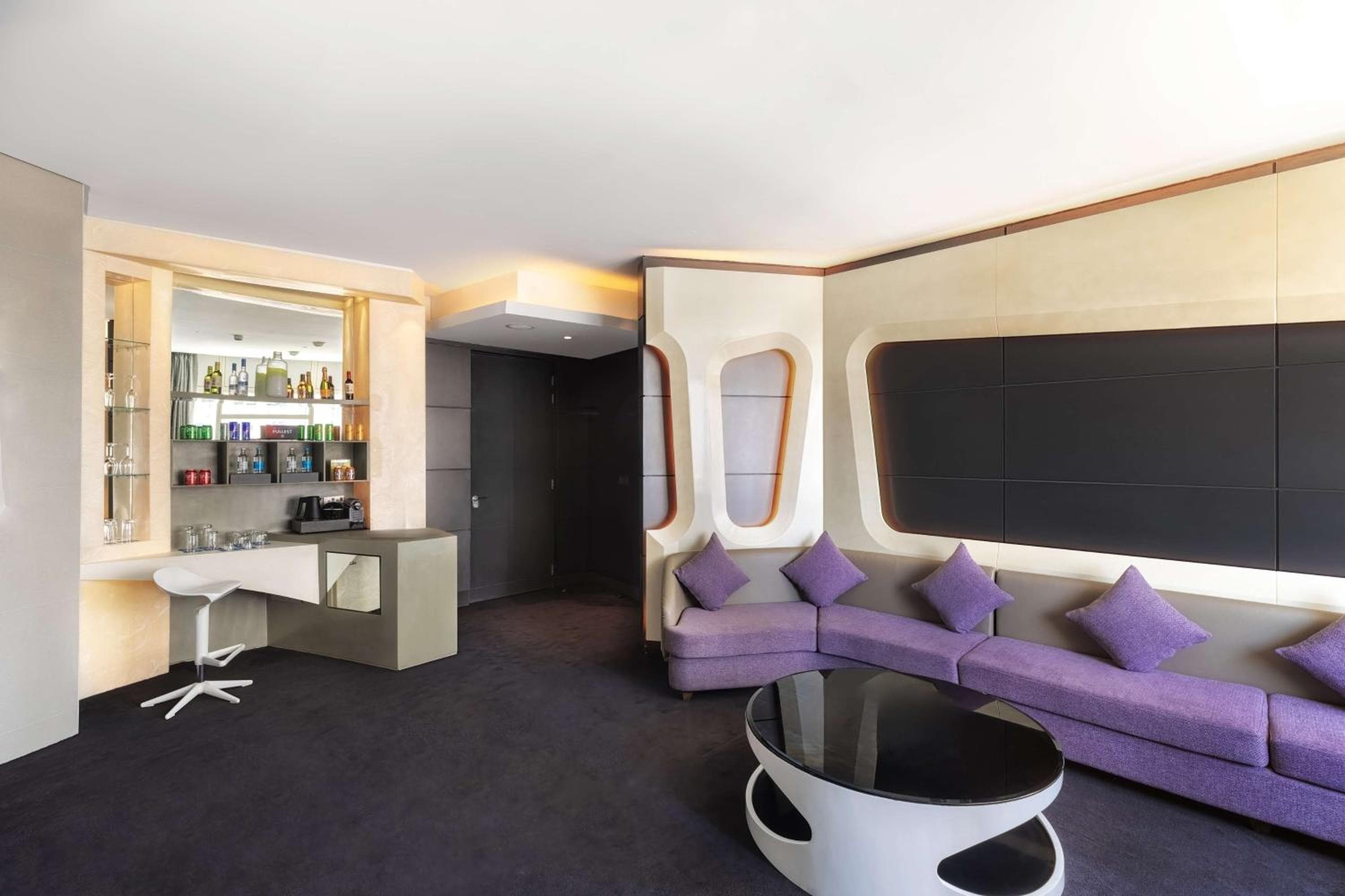 V Hotel Dubai, Curio Collection by Hilton