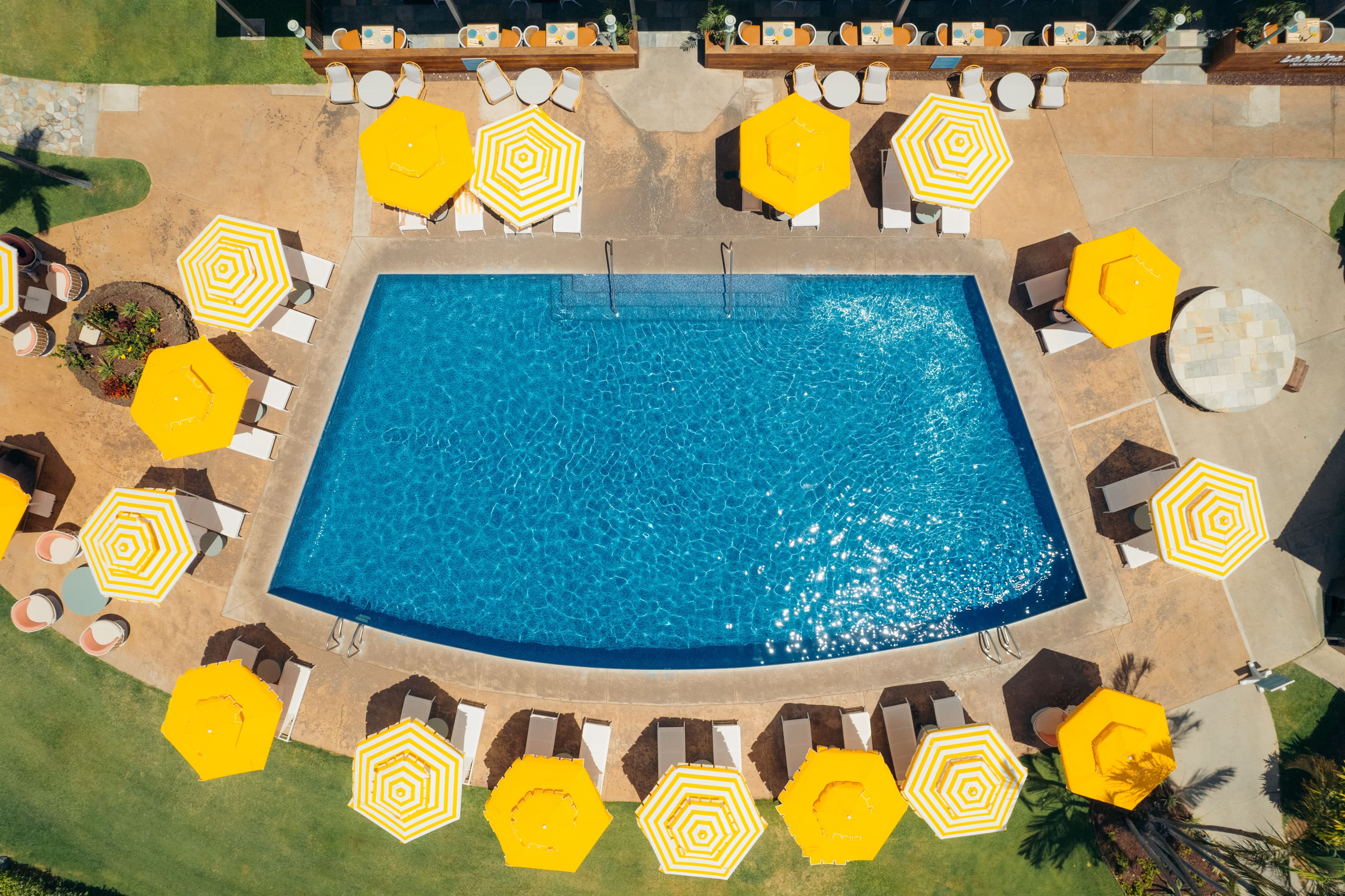 Royal Lahaina Resort & Bungalows