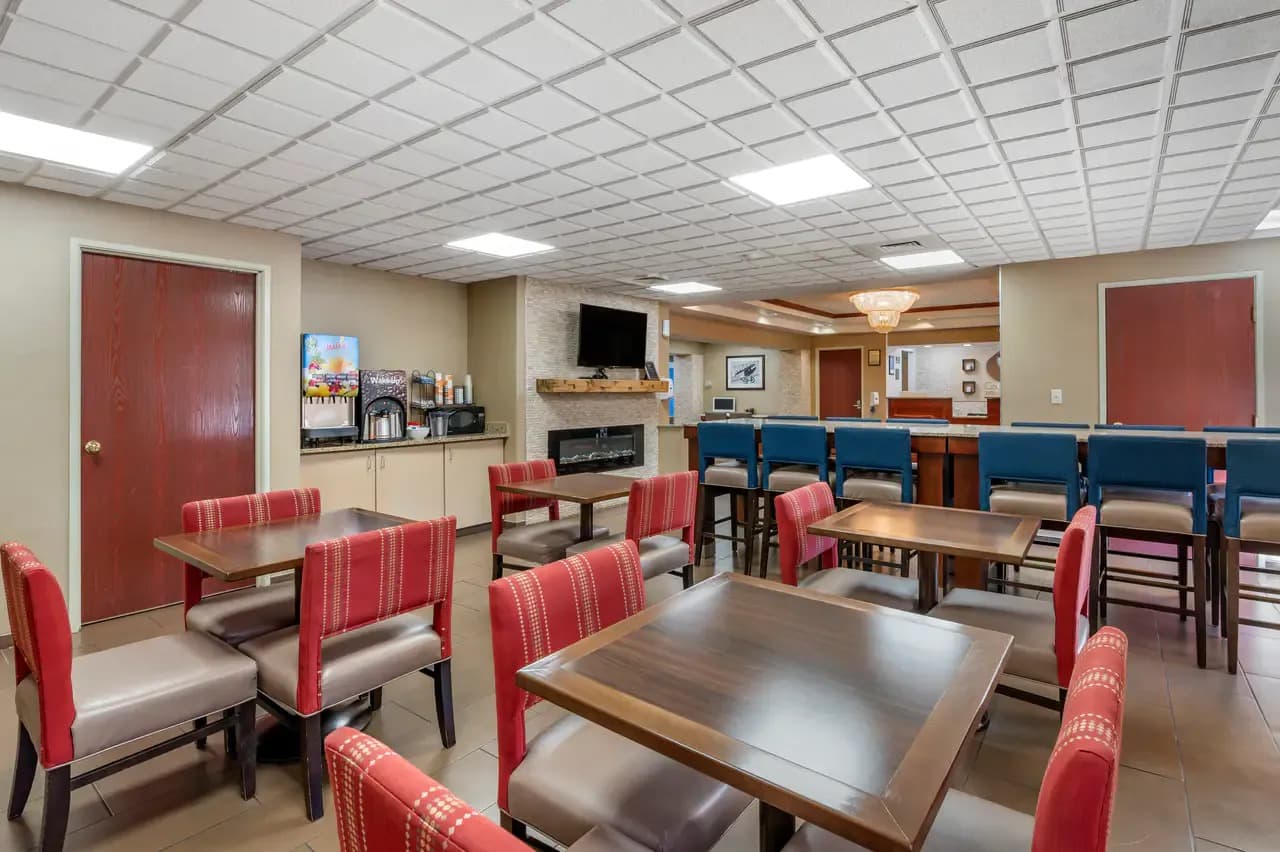 Comfort Inn & Suites Dayton Northwest - Englewood