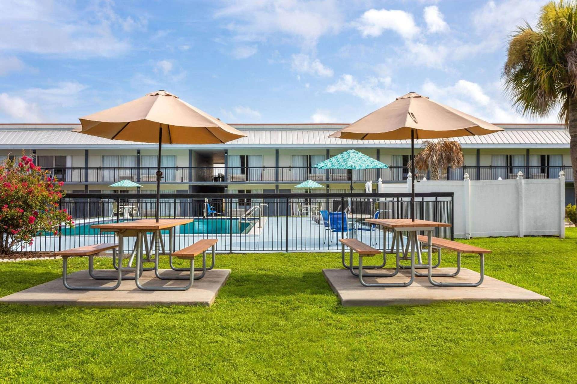 Days Inn by Wyndham Wildwood I-75