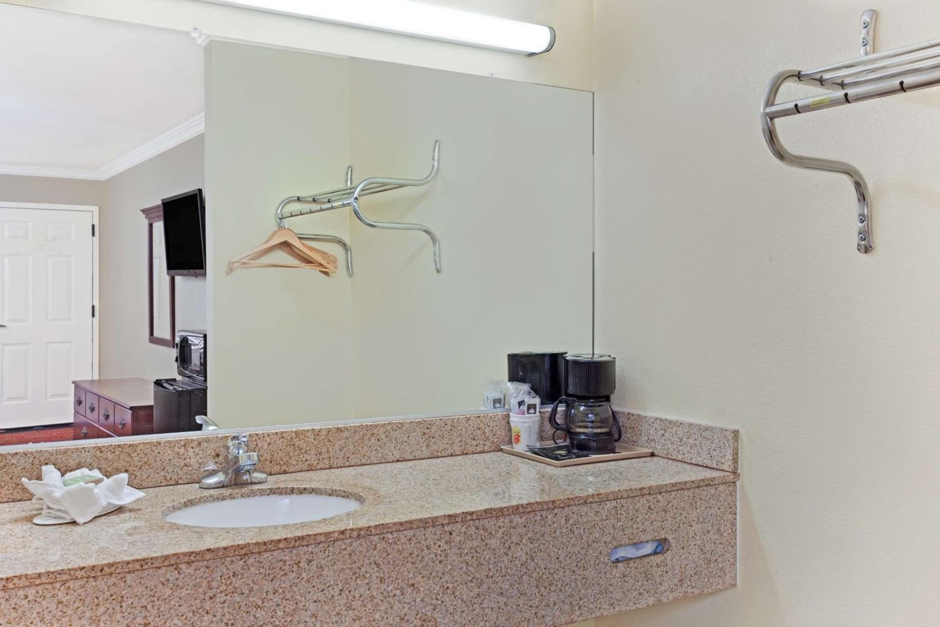 Super 8 by Wyndham North Hollywood