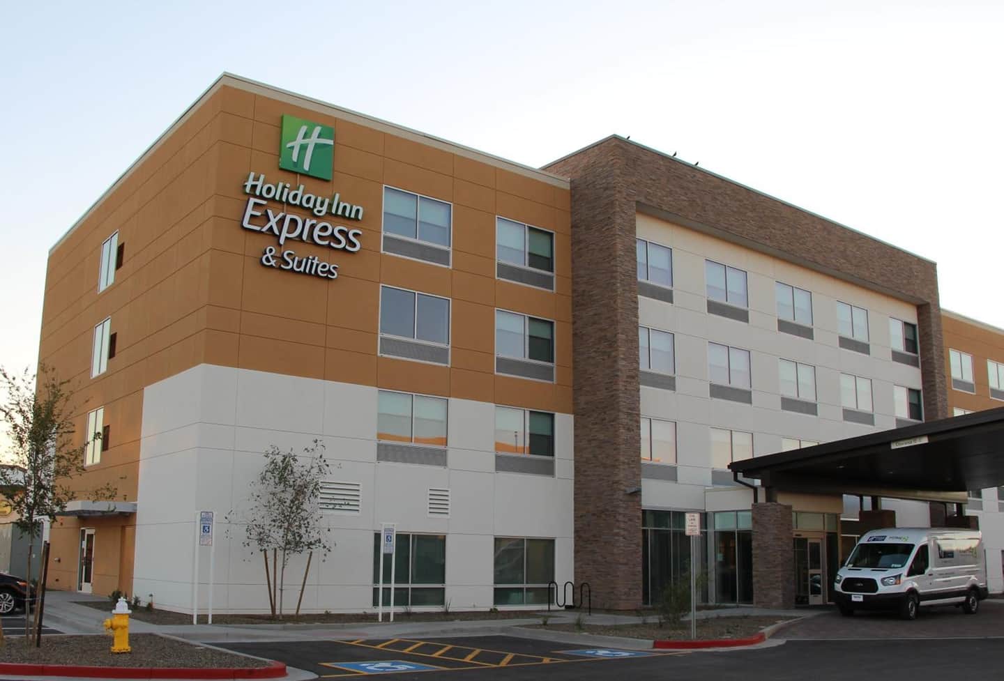 Holiday Inn Express & Suites - Phoenix - Airport North