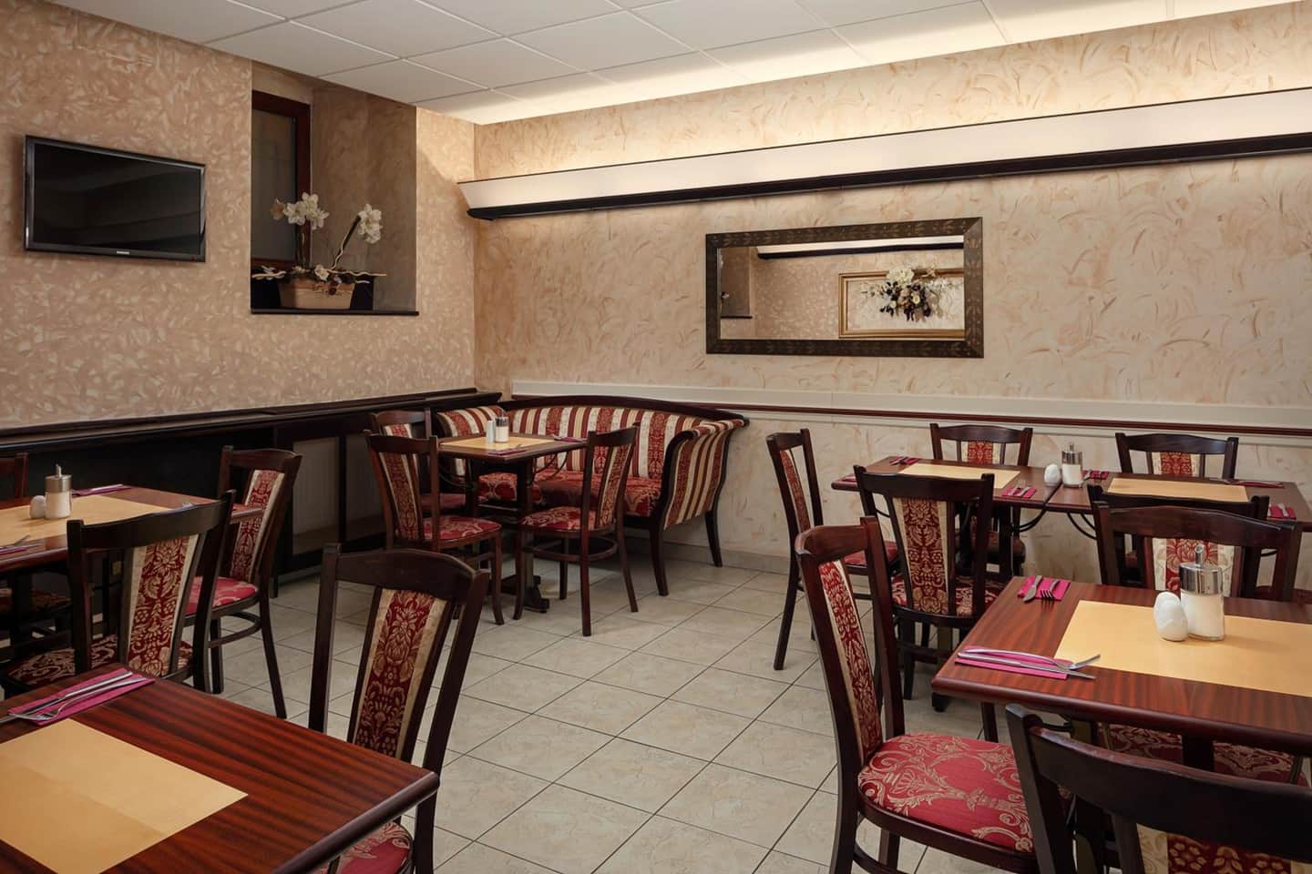 Amigo City Centre Hotel