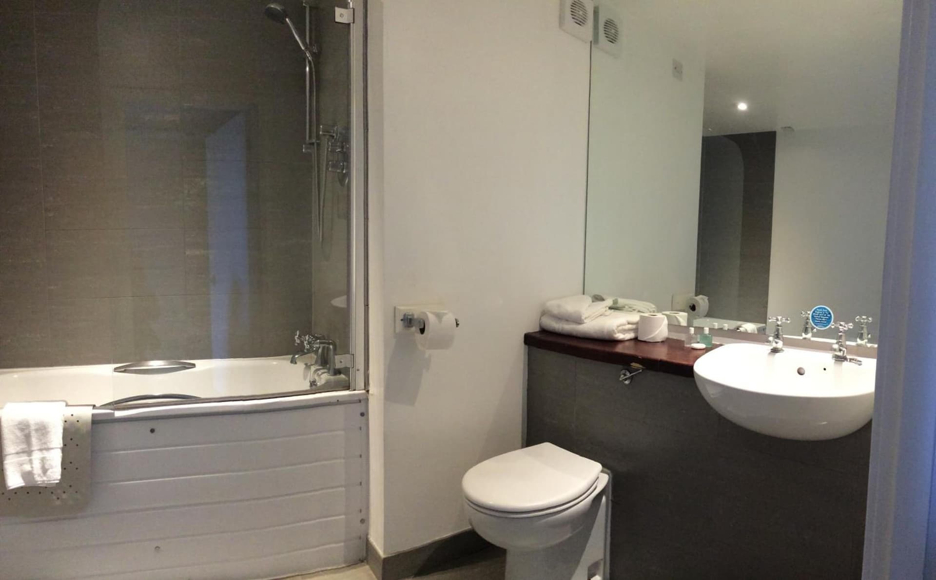 Queens Hotel & Spa