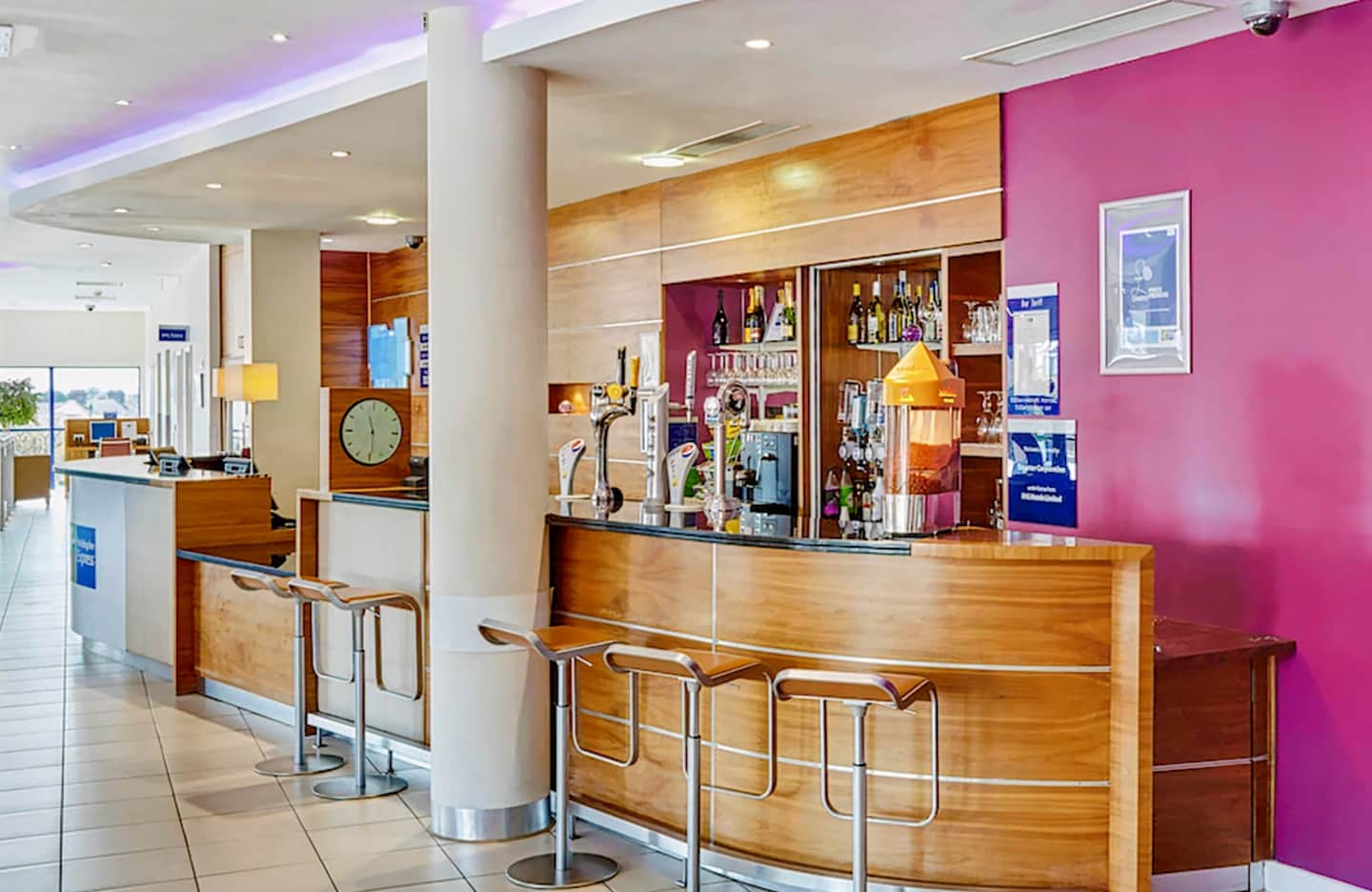 Holiday Inn Express - Newbury Park